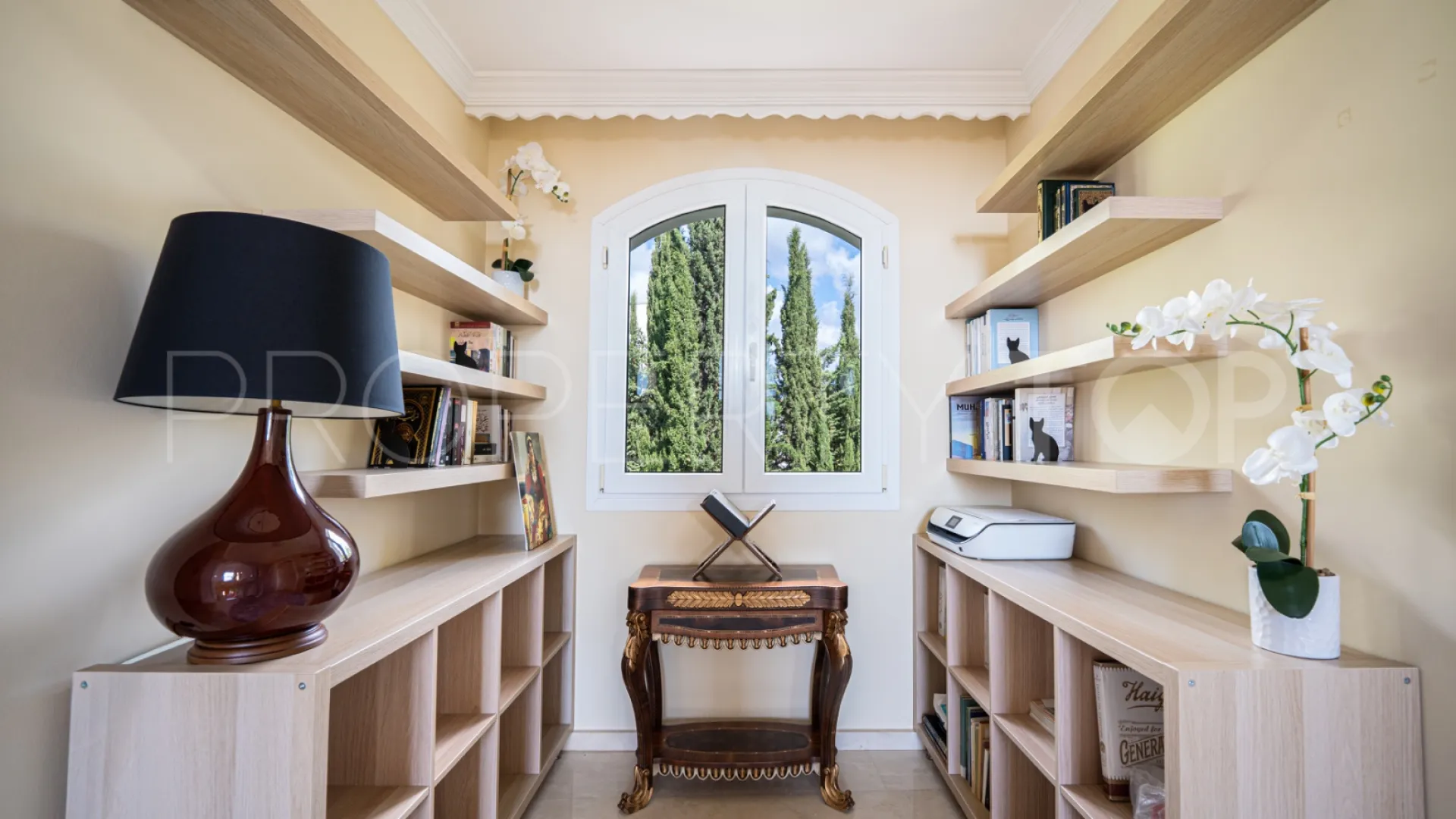 For sale Estepona 5 bedrooms villa