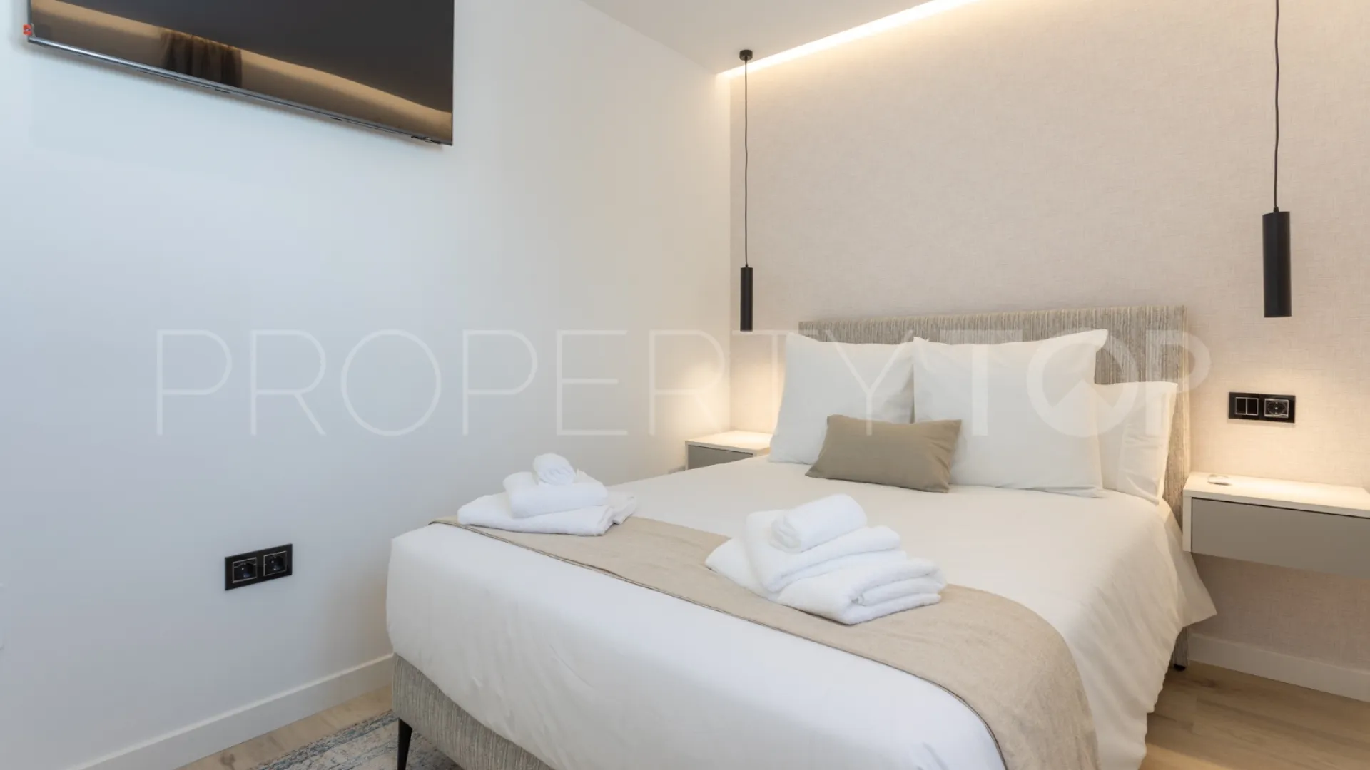 Apartment with 4 bedrooms for sale in Nueva Andalucia