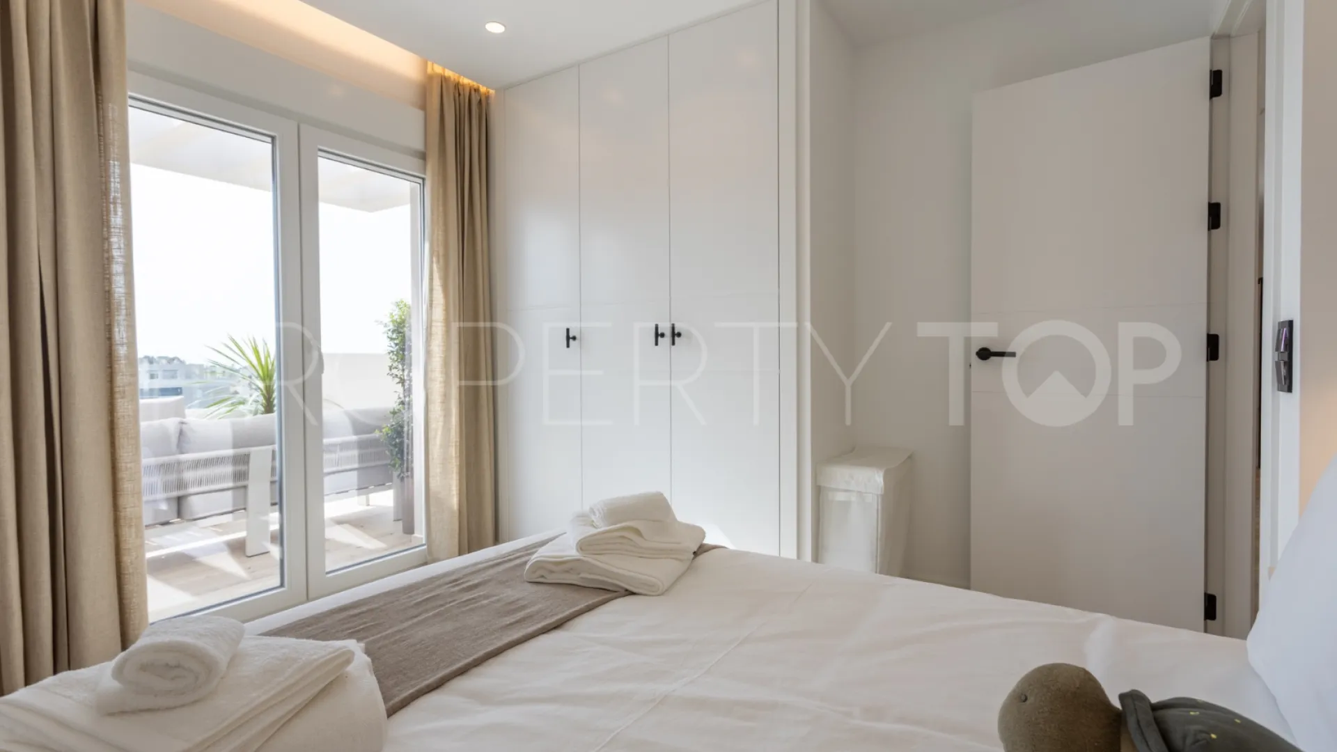 Apartment with 4 bedrooms for sale in Nueva Andalucia