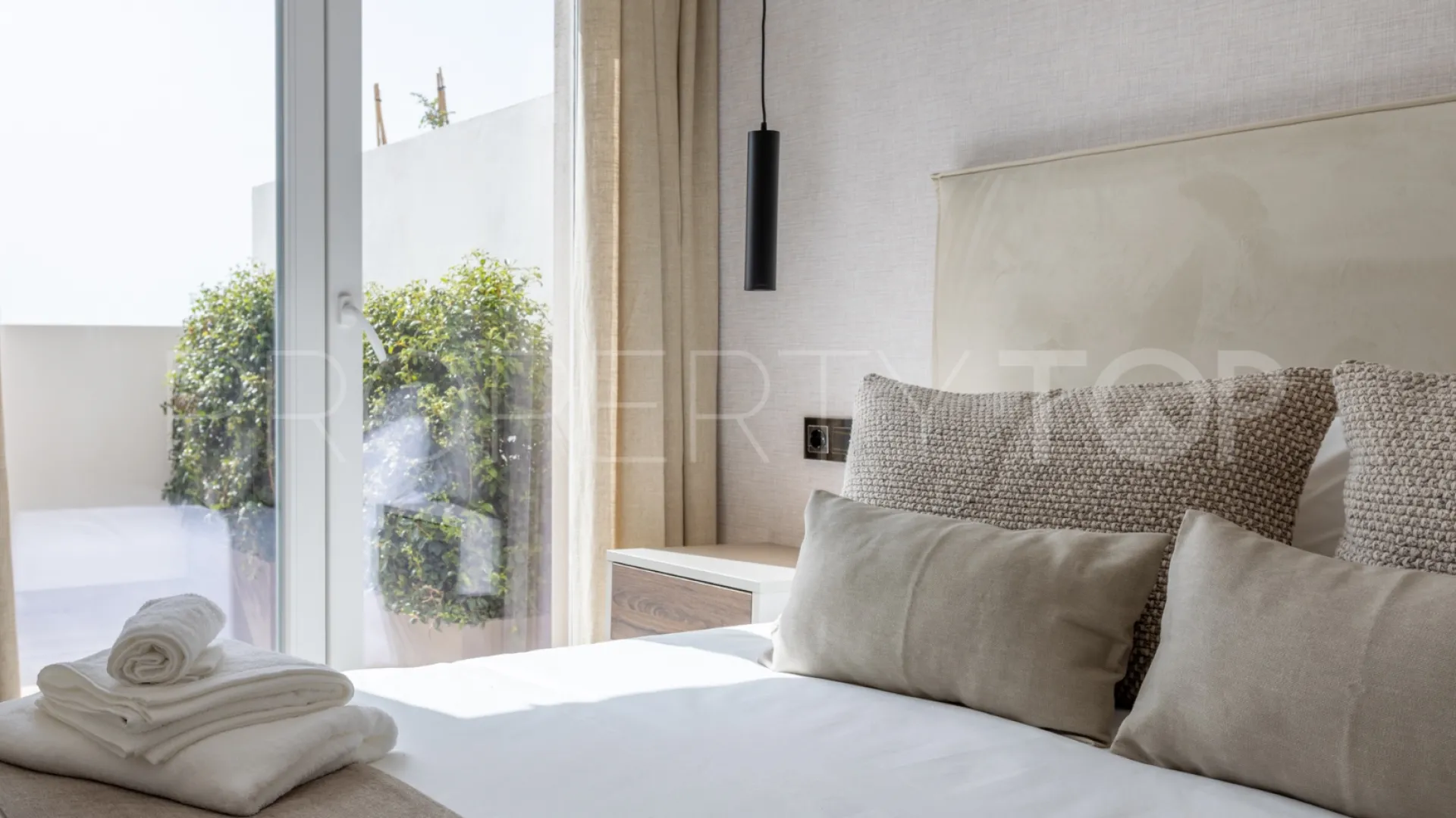 Apartment with 4 bedrooms for sale in Nueva Andalucia