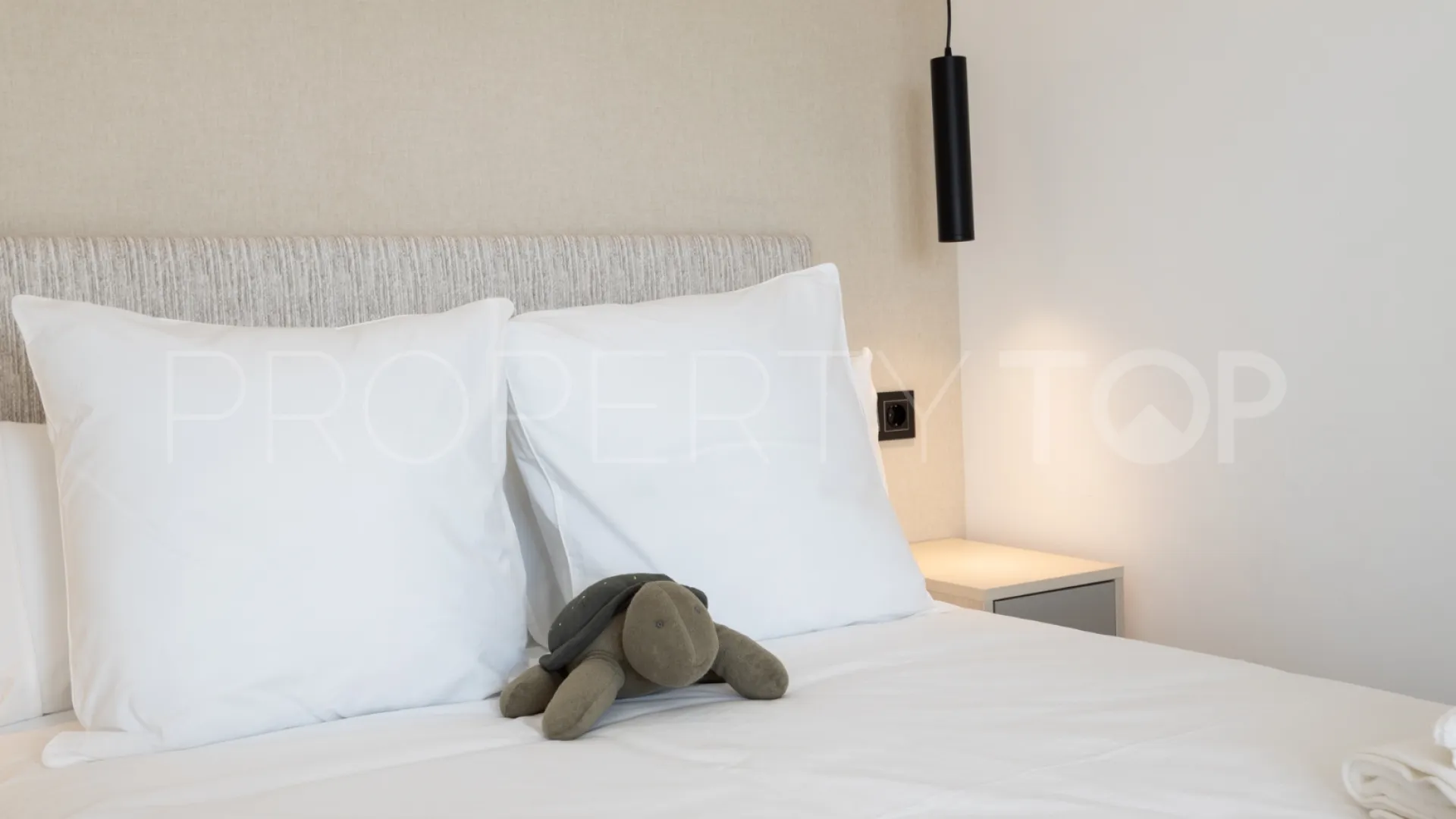 Apartment with 4 bedrooms for sale in Nueva Andalucia