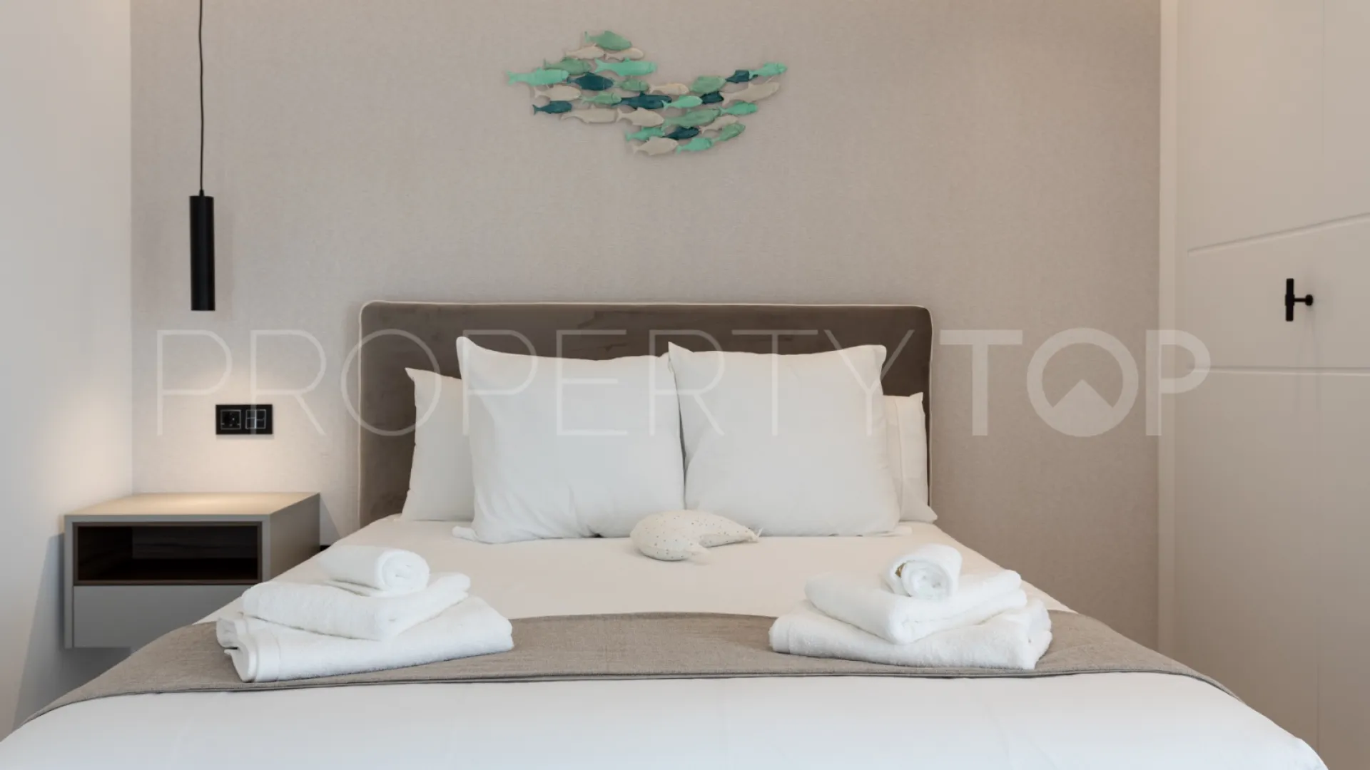 Apartment with 4 bedrooms for sale in Nueva Andalucia