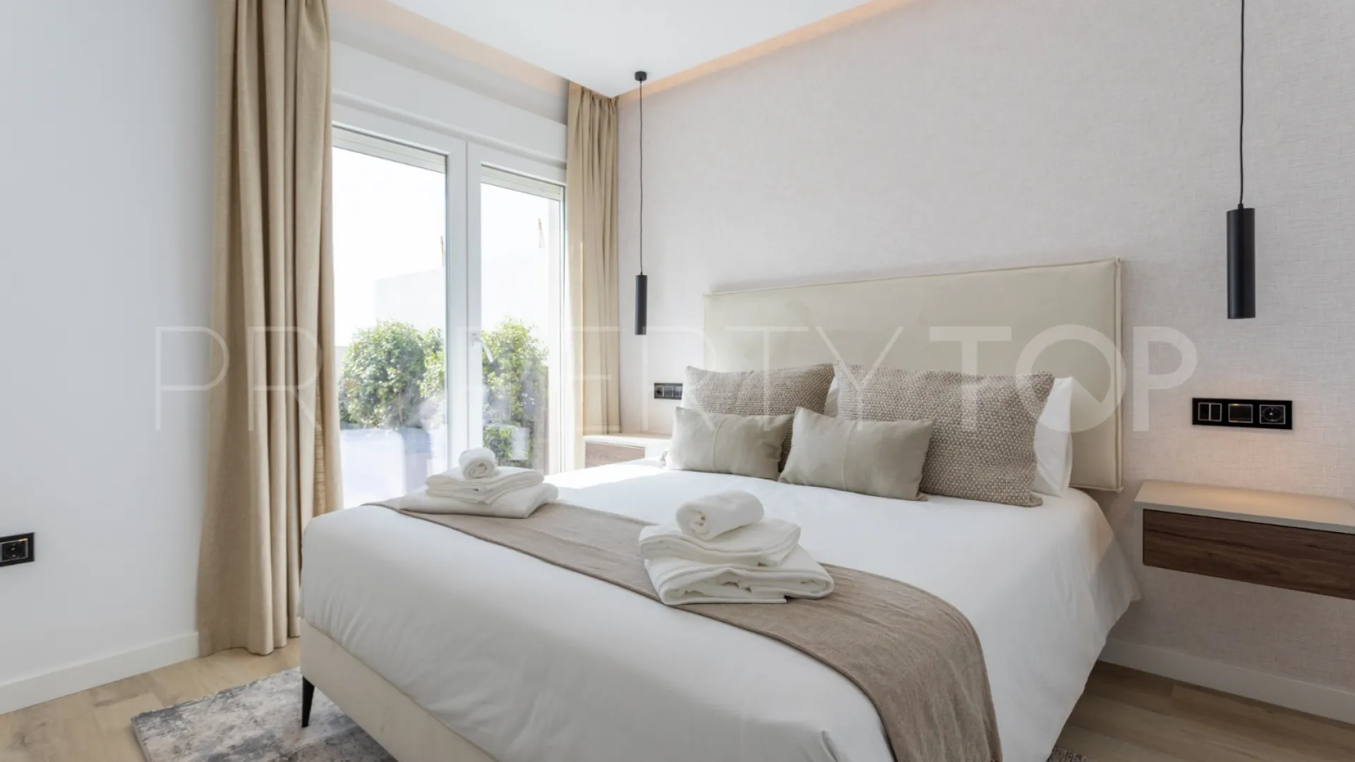 Apartment with 4 bedrooms for sale in Nueva Andalucia