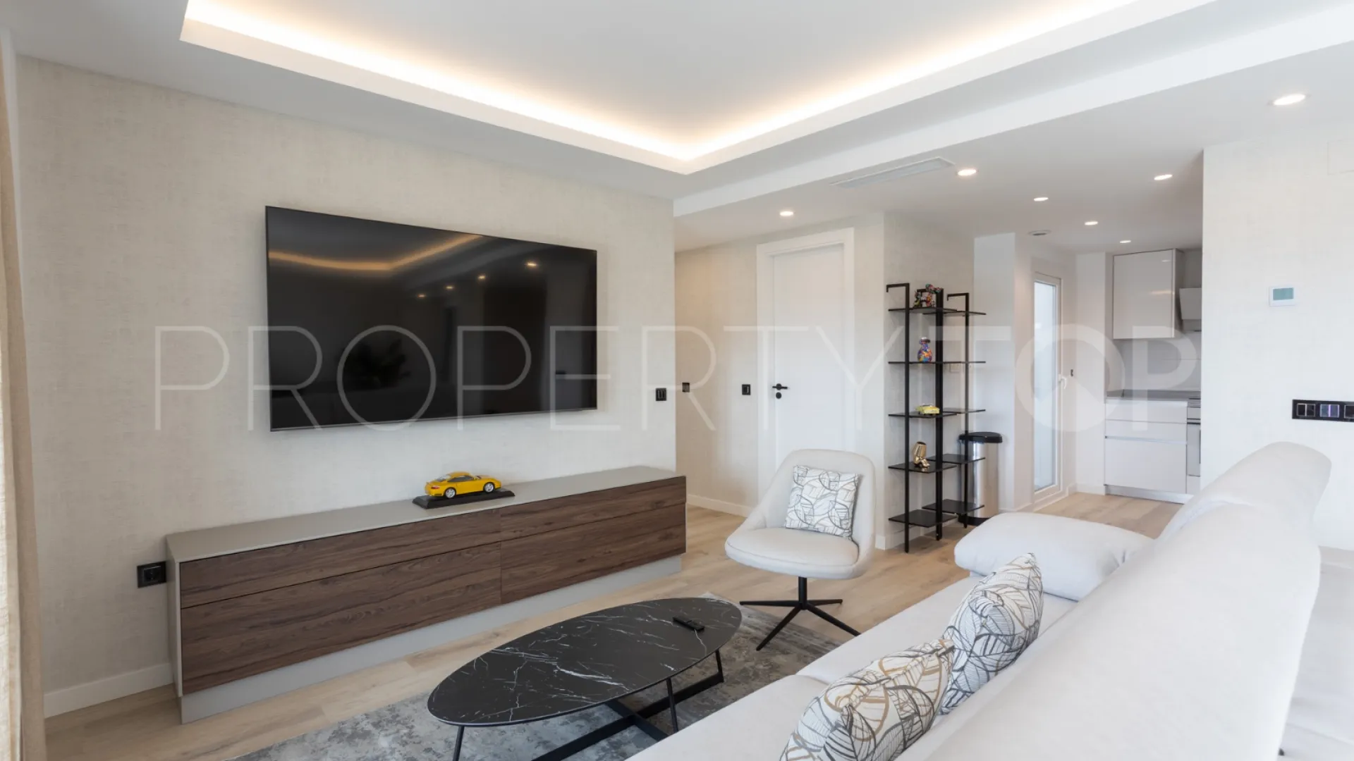 Apartment with 4 bedrooms for sale in Nueva Andalucia