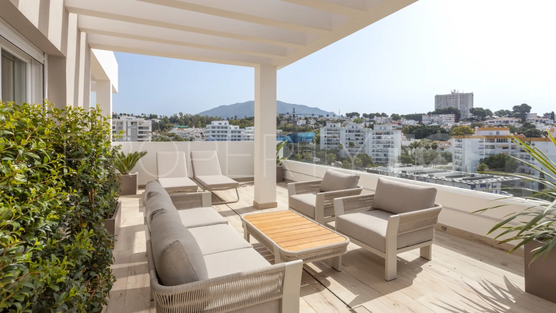 Apartment with 4 bedrooms for sale in Nueva Andalucia