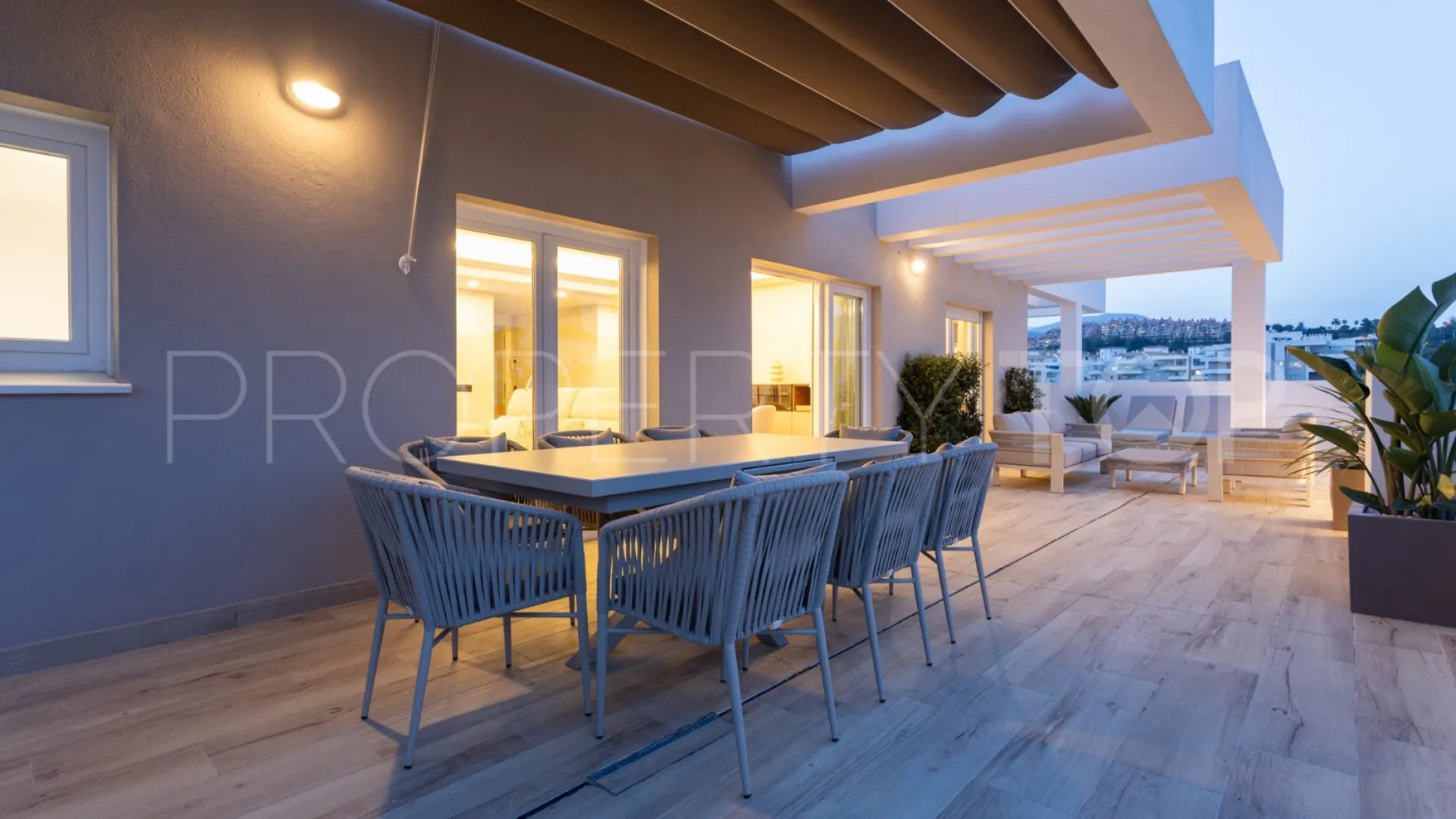 Apartment with 4 bedrooms for sale in Nueva Andalucia