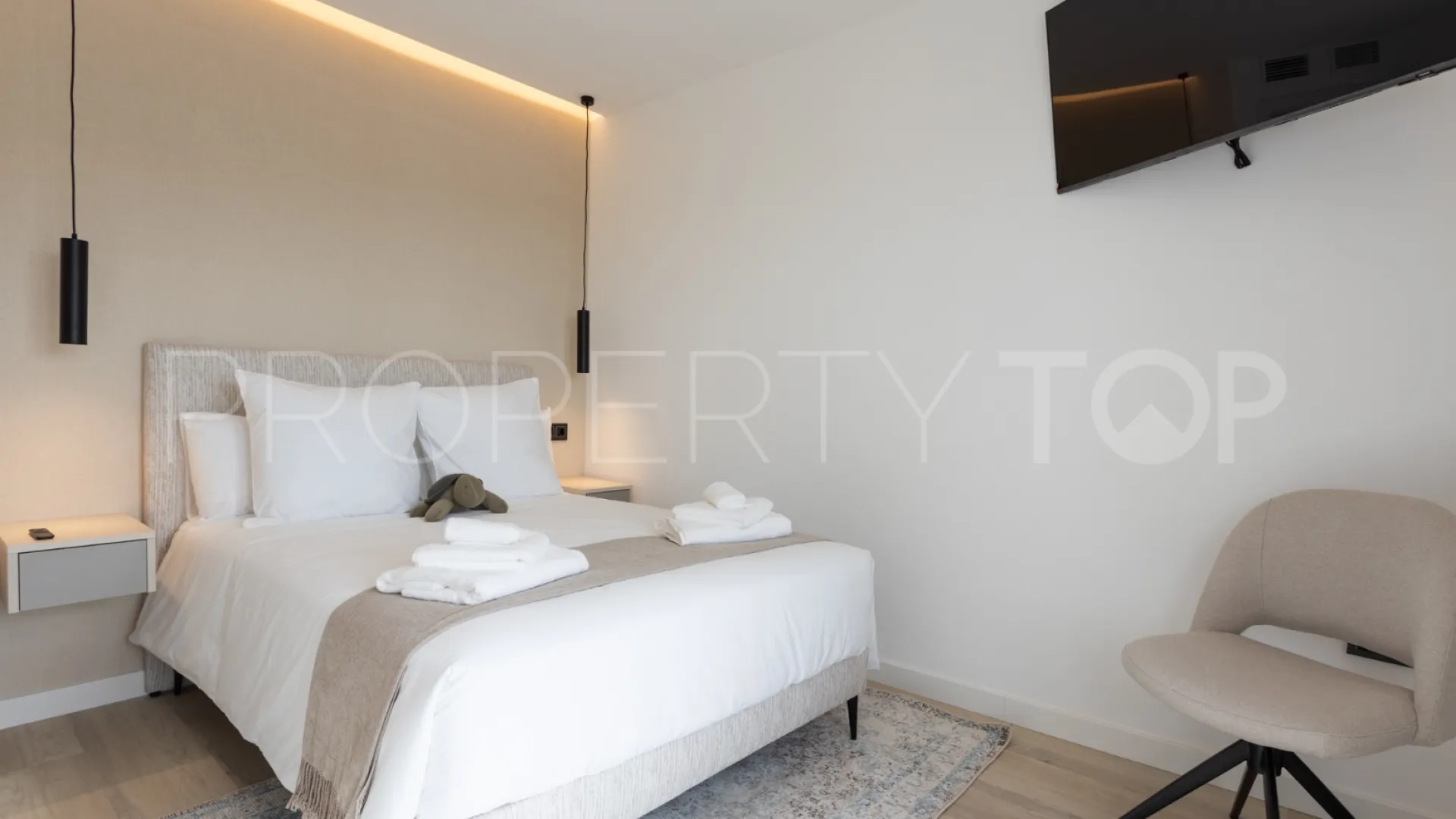 Apartment with 4 bedrooms for sale in Nueva Andalucia