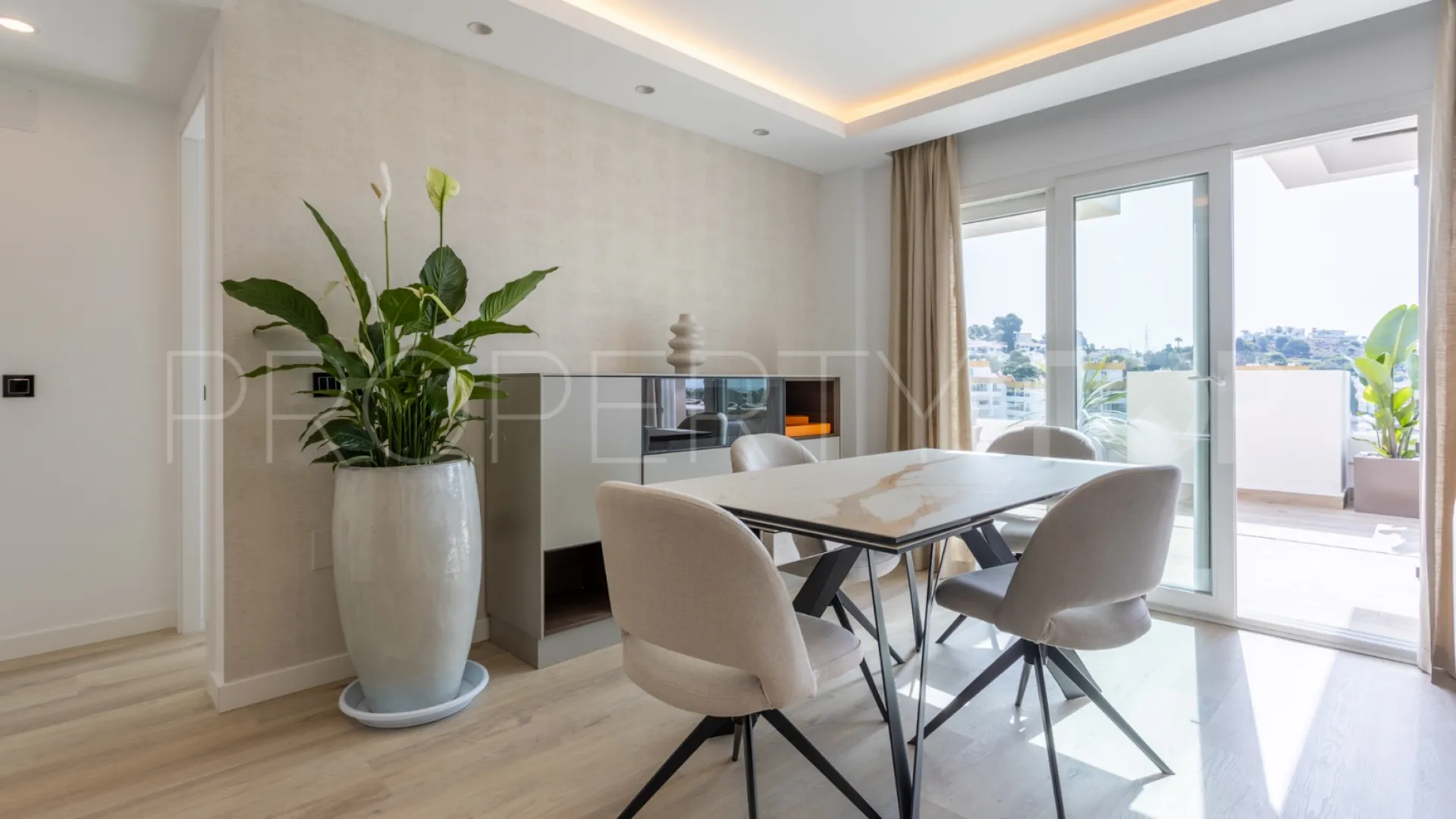 Apartment with 4 bedrooms for sale in Nueva Andalucia