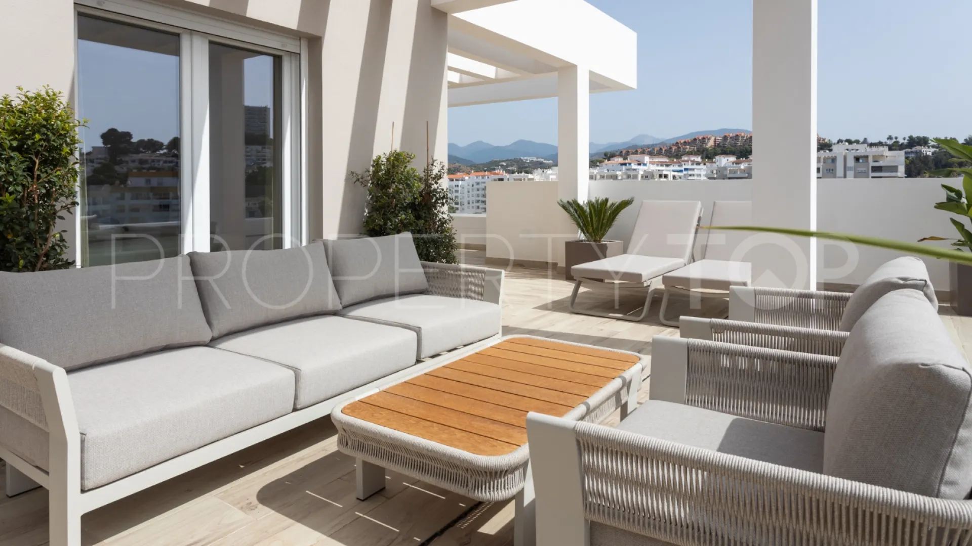 Apartment with 4 bedrooms for sale in Nueva Andalucia