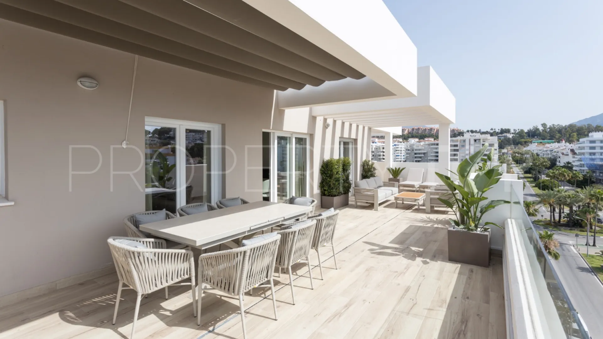 Apartment with 4 bedrooms for sale in Nueva Andalucia