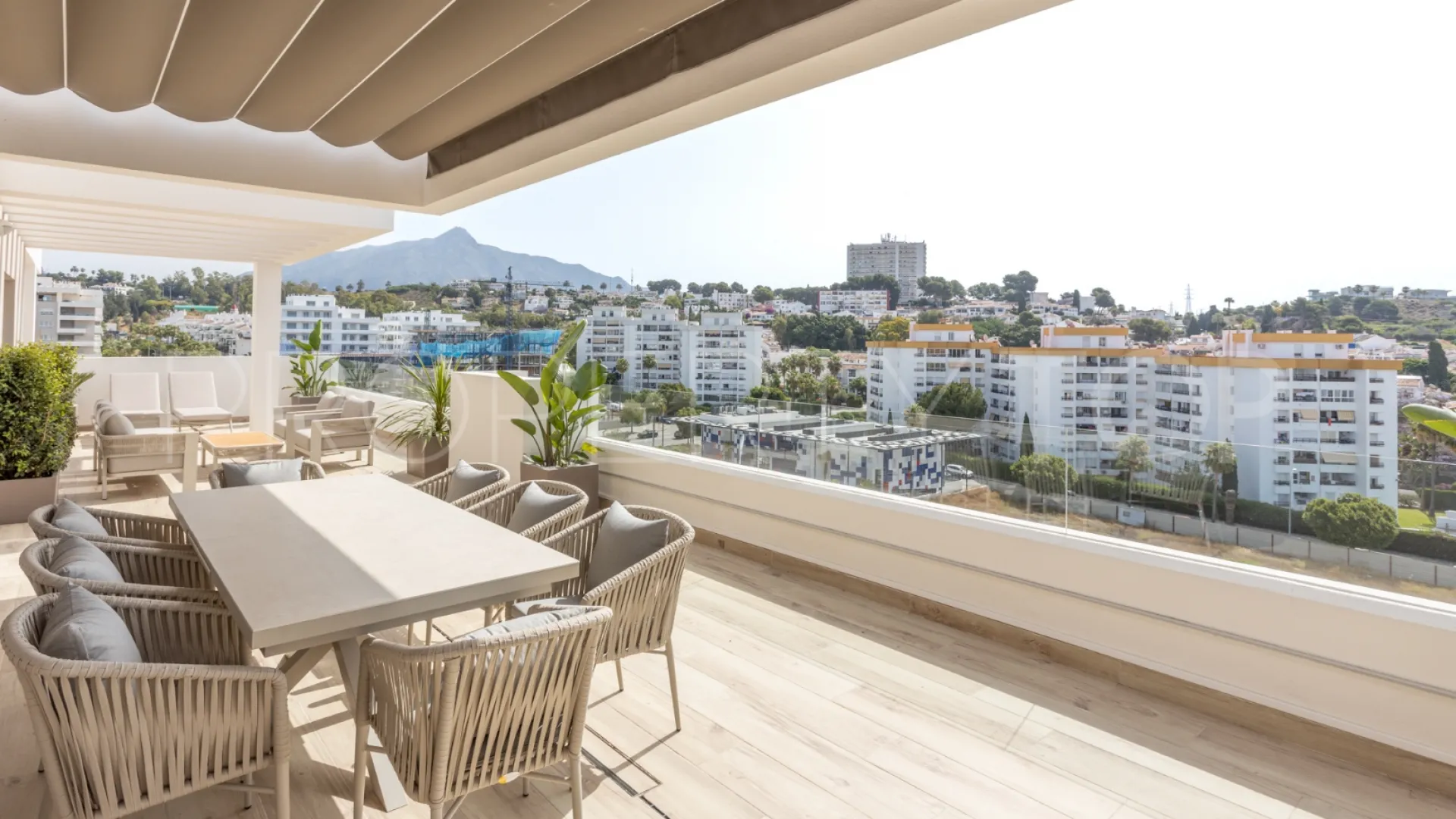 Apartment with 4 bedrooms for sale in Nueva Andalucia