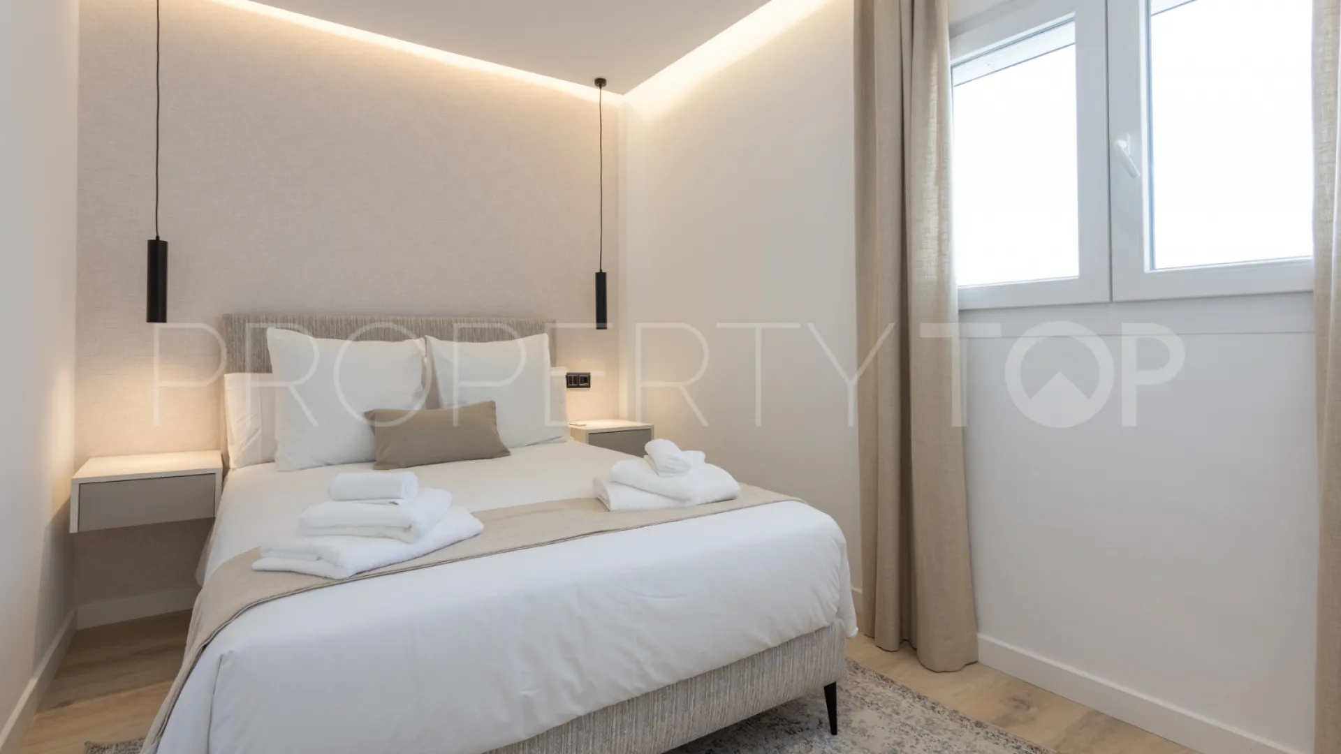 Apartment with 4 bedrooms for sale in Nueva Andalucia