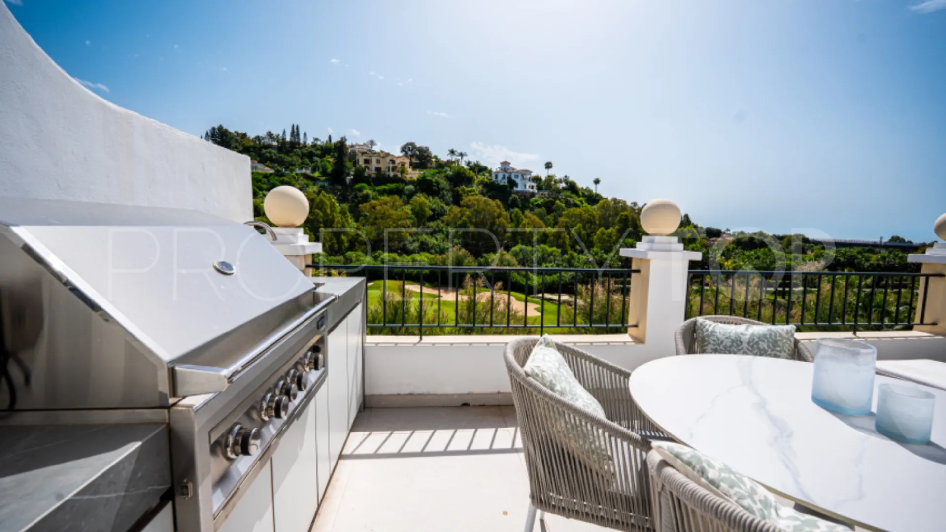 For sale Los Arcos (La Quinta) apartment with 2 bedrooms