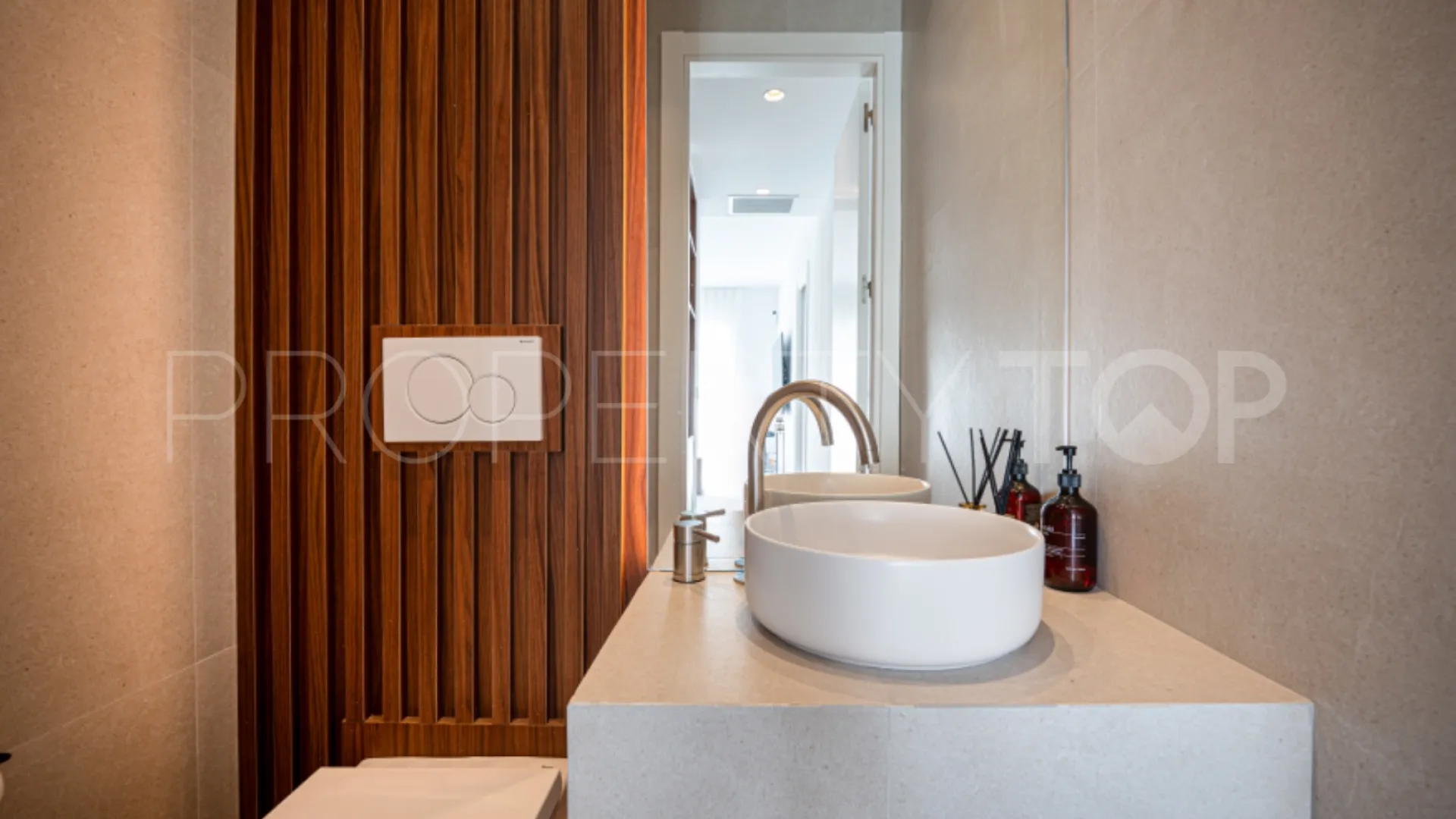 For sale Los Arcos (La Quinta) apartment with 2 bedrooms