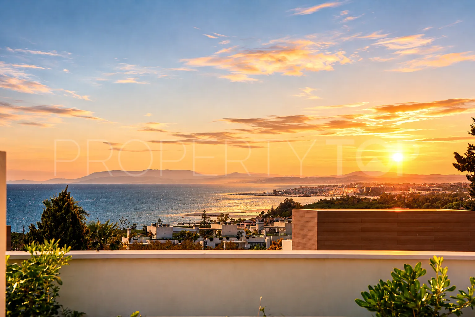 4 bedrooms villa for sale in Marbella Golden Mile