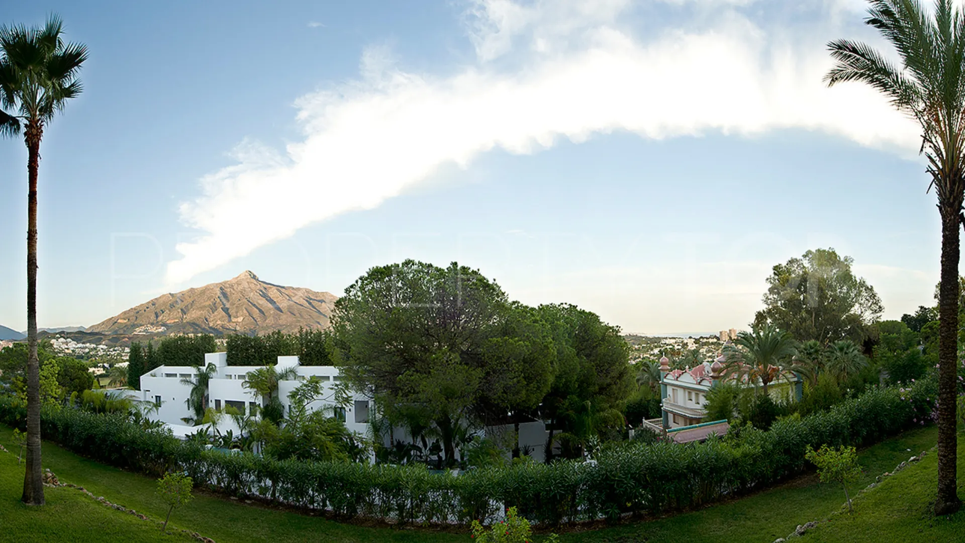 For sale ground floor apartment in Marbella