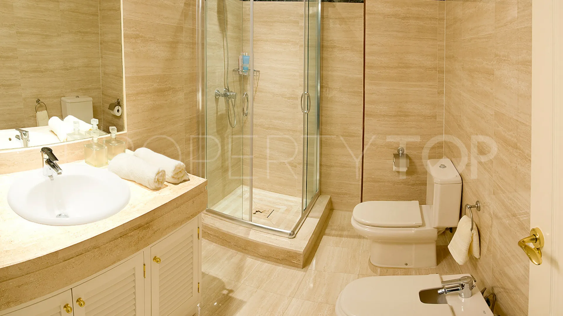 For sale ground floor apartment in Marbella