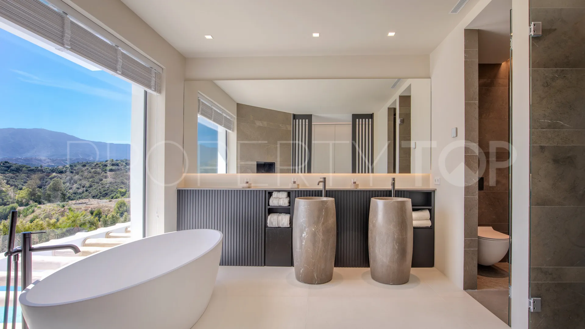 Villa a la venta en Nueva Andalucia
