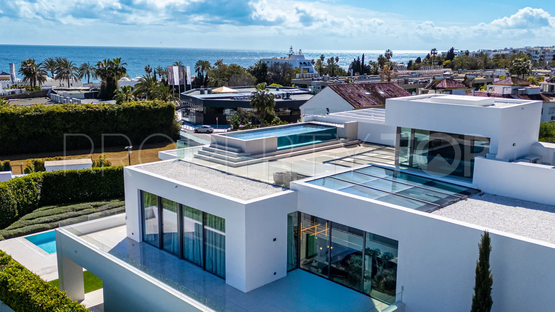 Villa con 5 dormitorios a la venta en Marbella Golden Mile