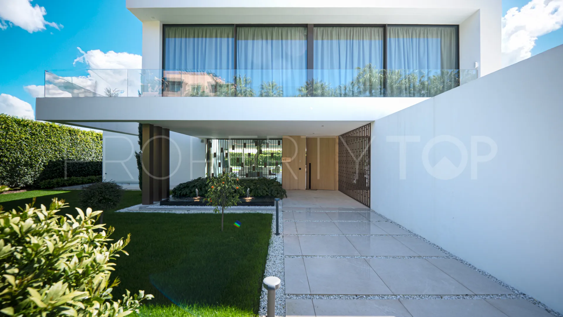 Villa con 5 dormitorios a la venta en Marbella Golden Mile
