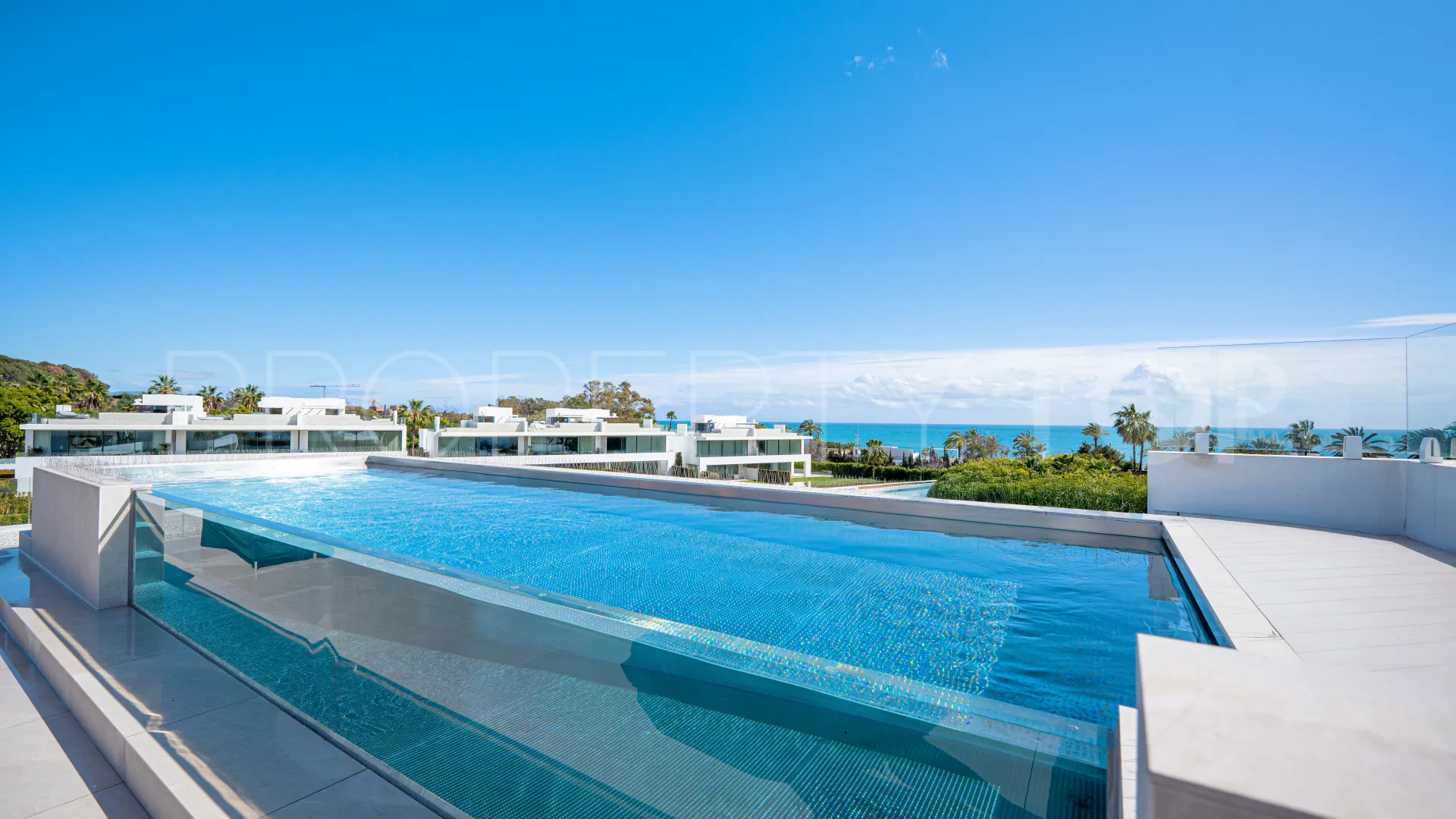 Villa con 5 dormitorios a la venta en Marbella Golden Mile