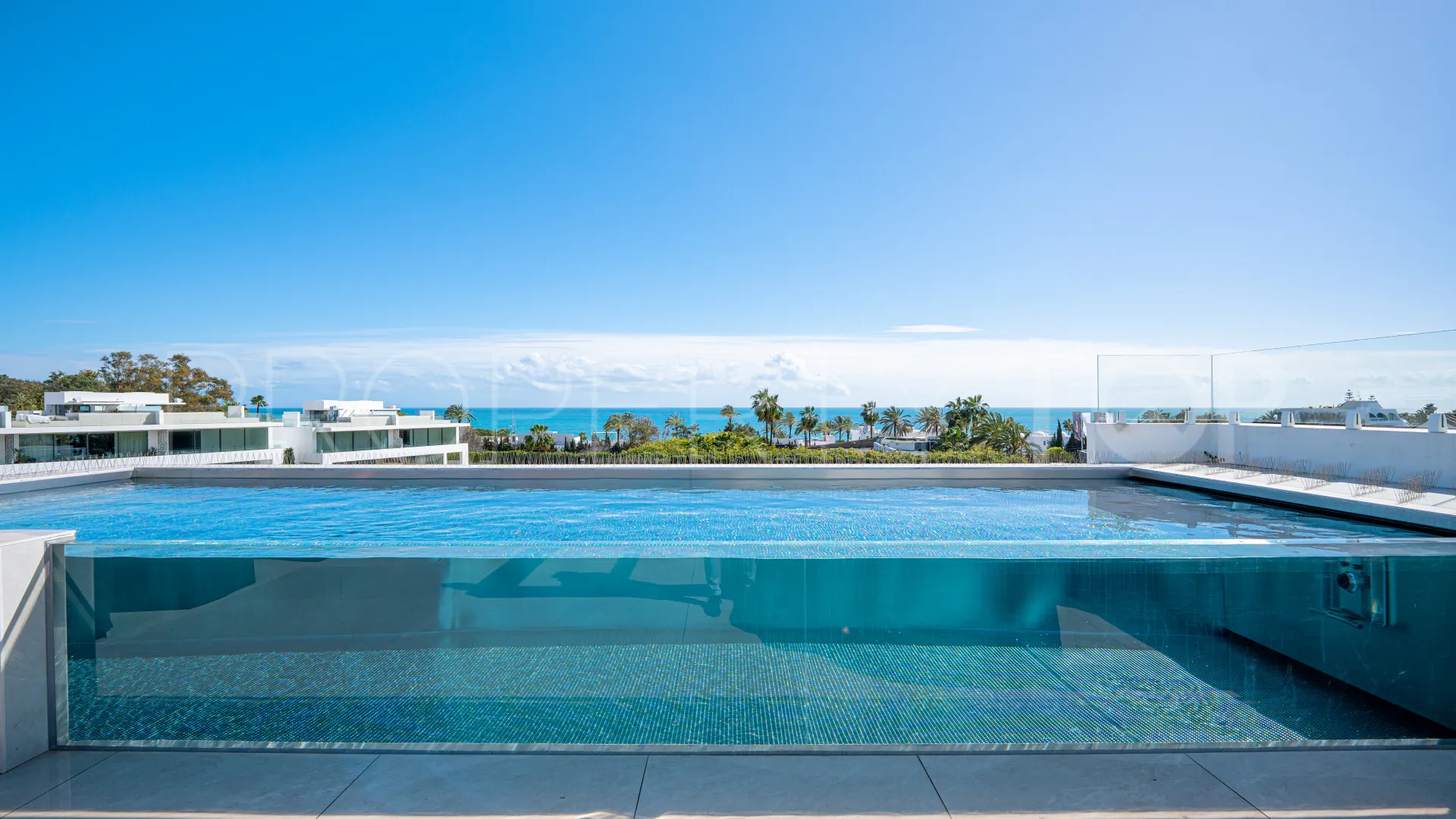 Villa con 5 dormitorios a la venta en Marbella Golden Mile