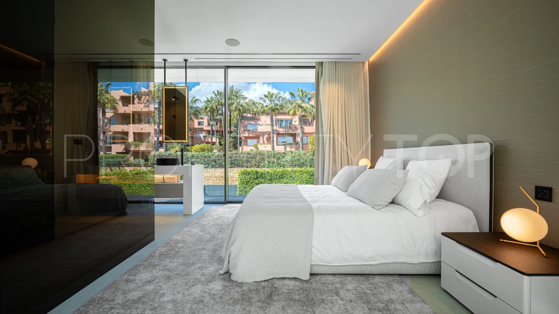 Villa con 5 dormitorios a la venta en Marbella Golden Mile