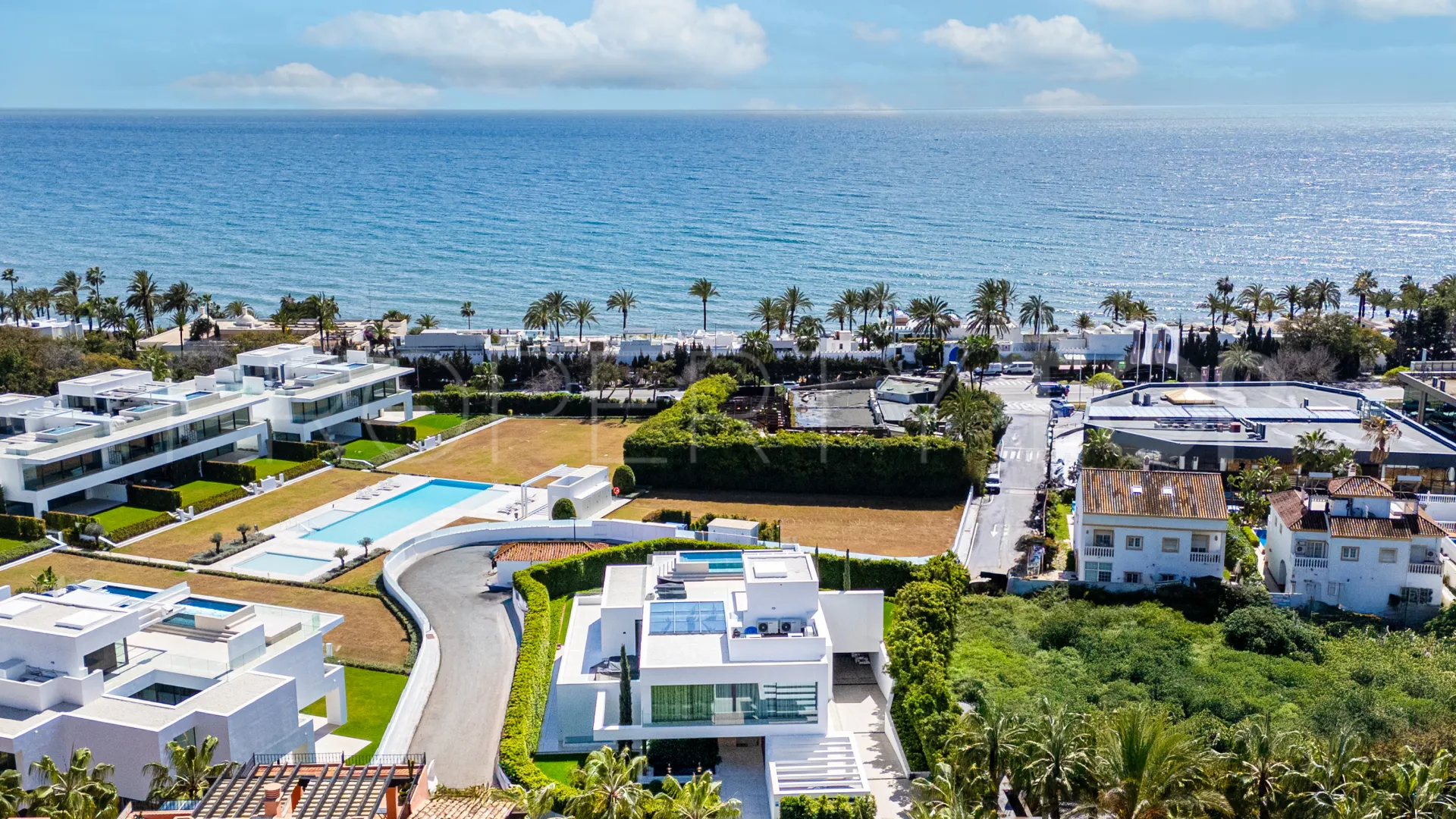 Villa con 5 dormitorios a la venta en Marbella Golden Mile