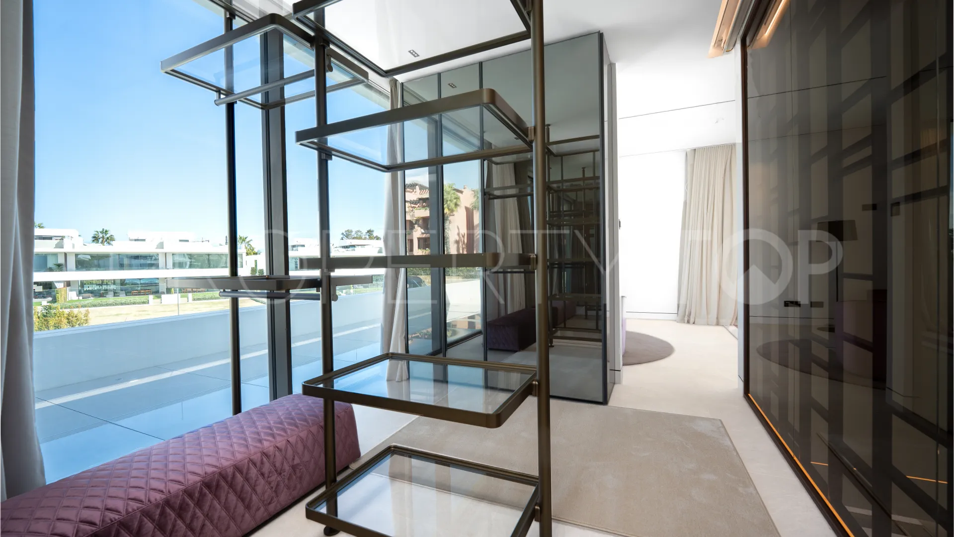 Villa con 5 dormitorios a la venta en Marbella Golden Mile