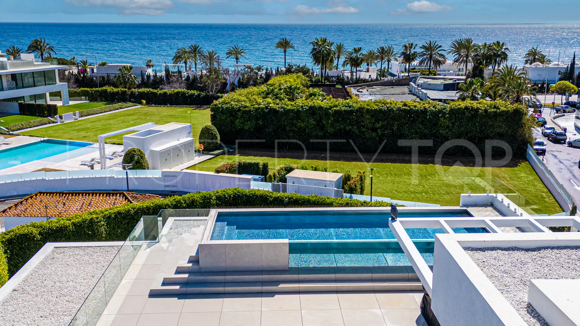 Villa con 5 dormitorios a la venta en Marbella Golden Mile