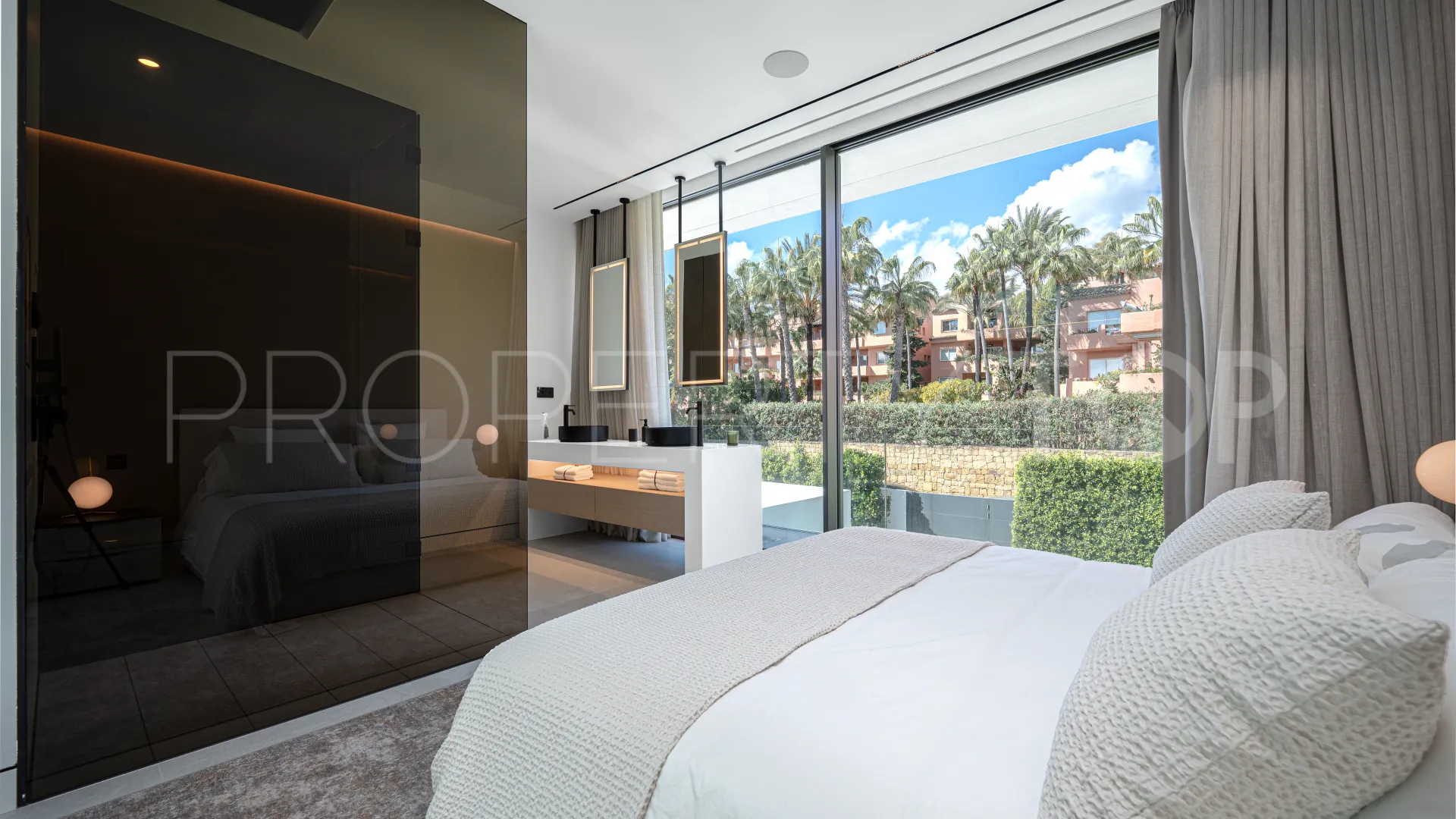 Villa con 5 dormitorios a la venta en Marbella Golden Mile