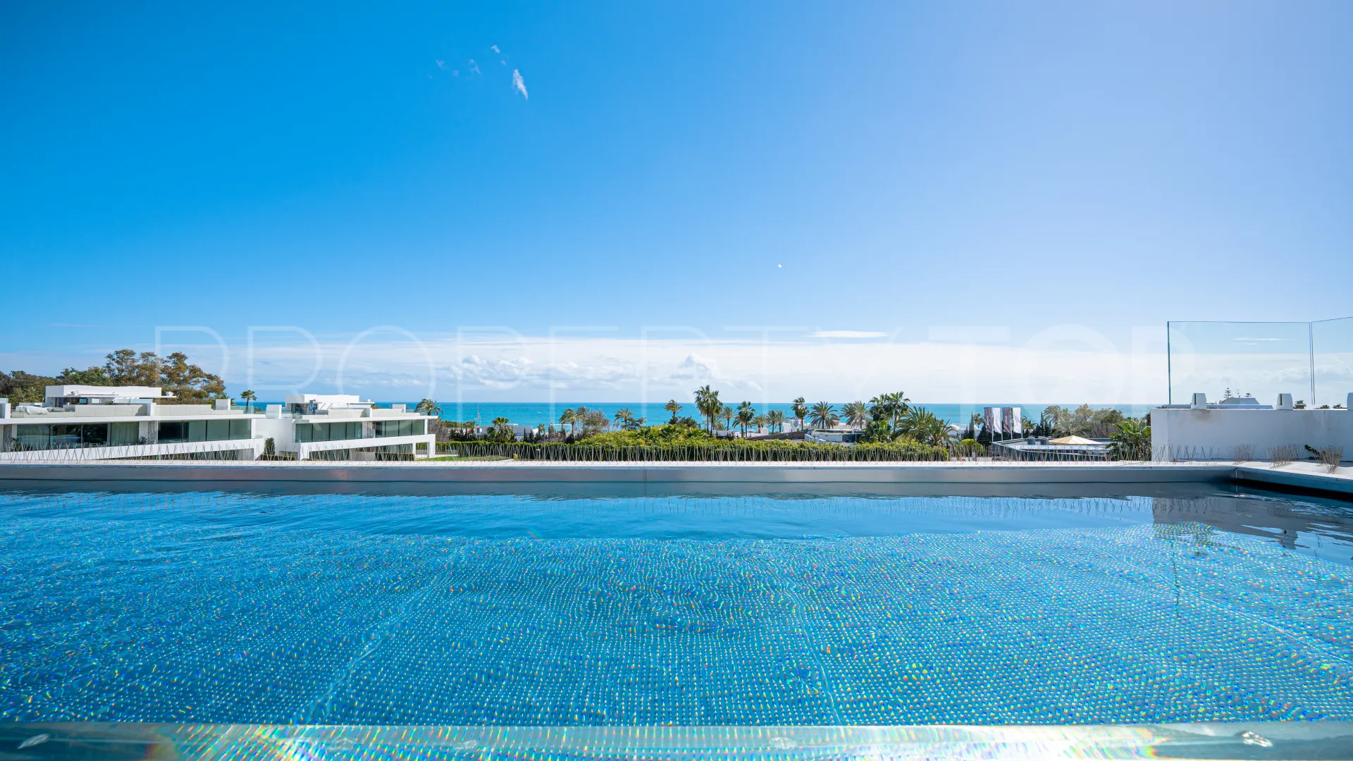 Villa con 5 dormitorios a la venta en Marbella Golden Mile