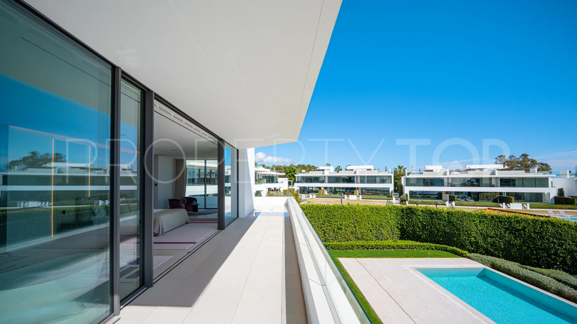 Villa con 5 dormitorios a la venta en Marbella Golden Mile