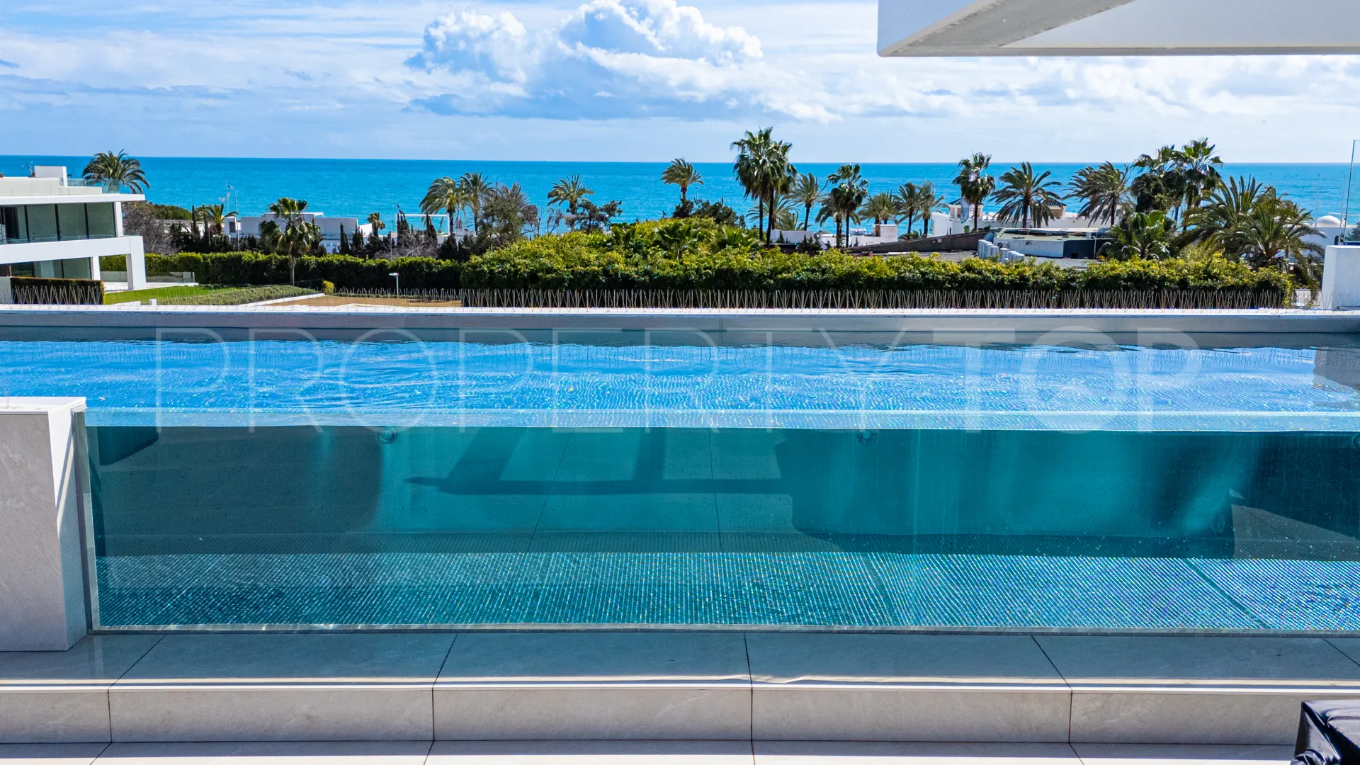 Villa con 5 dormitorios a la venta en Marbella Golden Mile