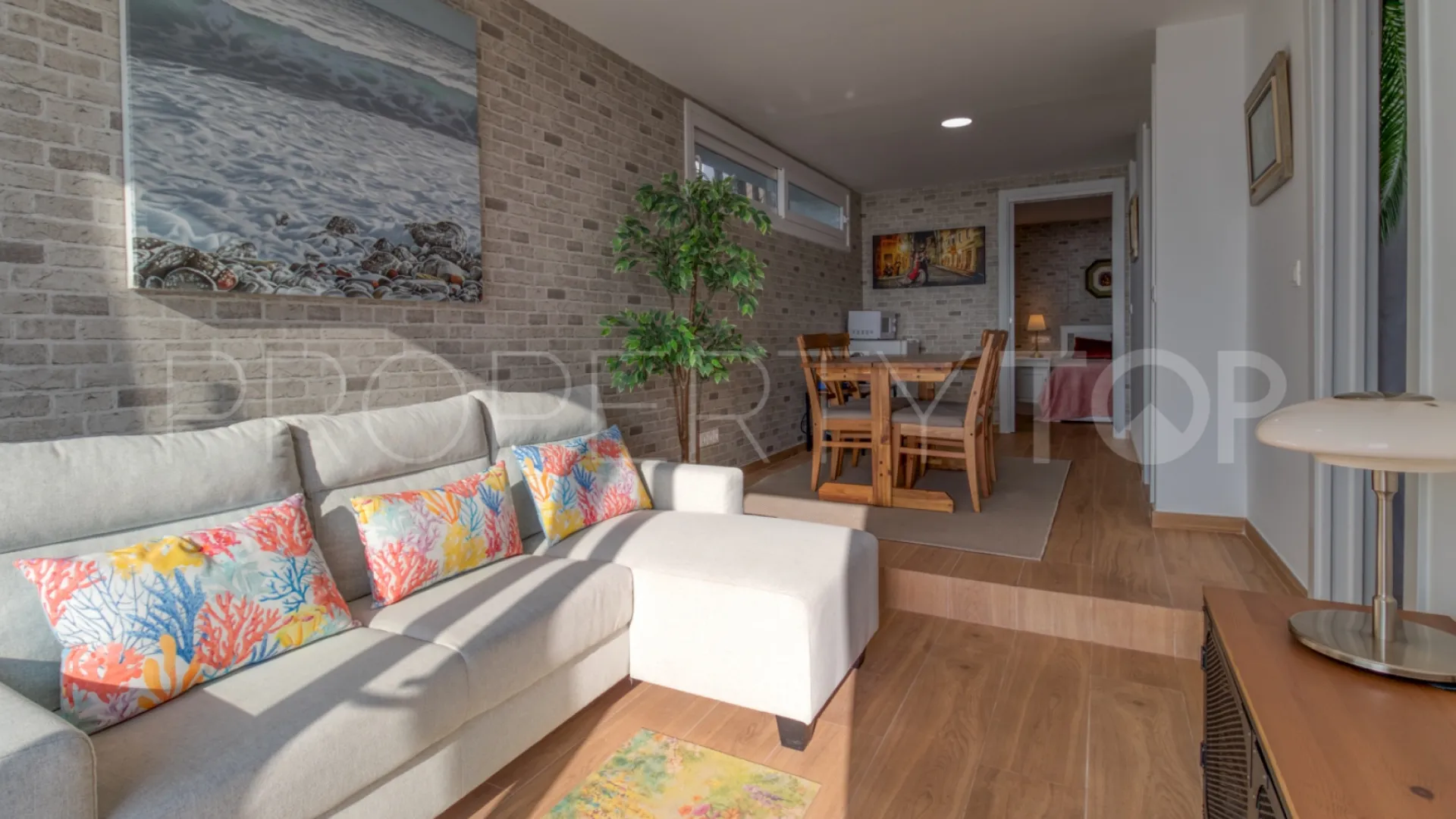 Se vende villa de 7 dormitorios en Mijas
