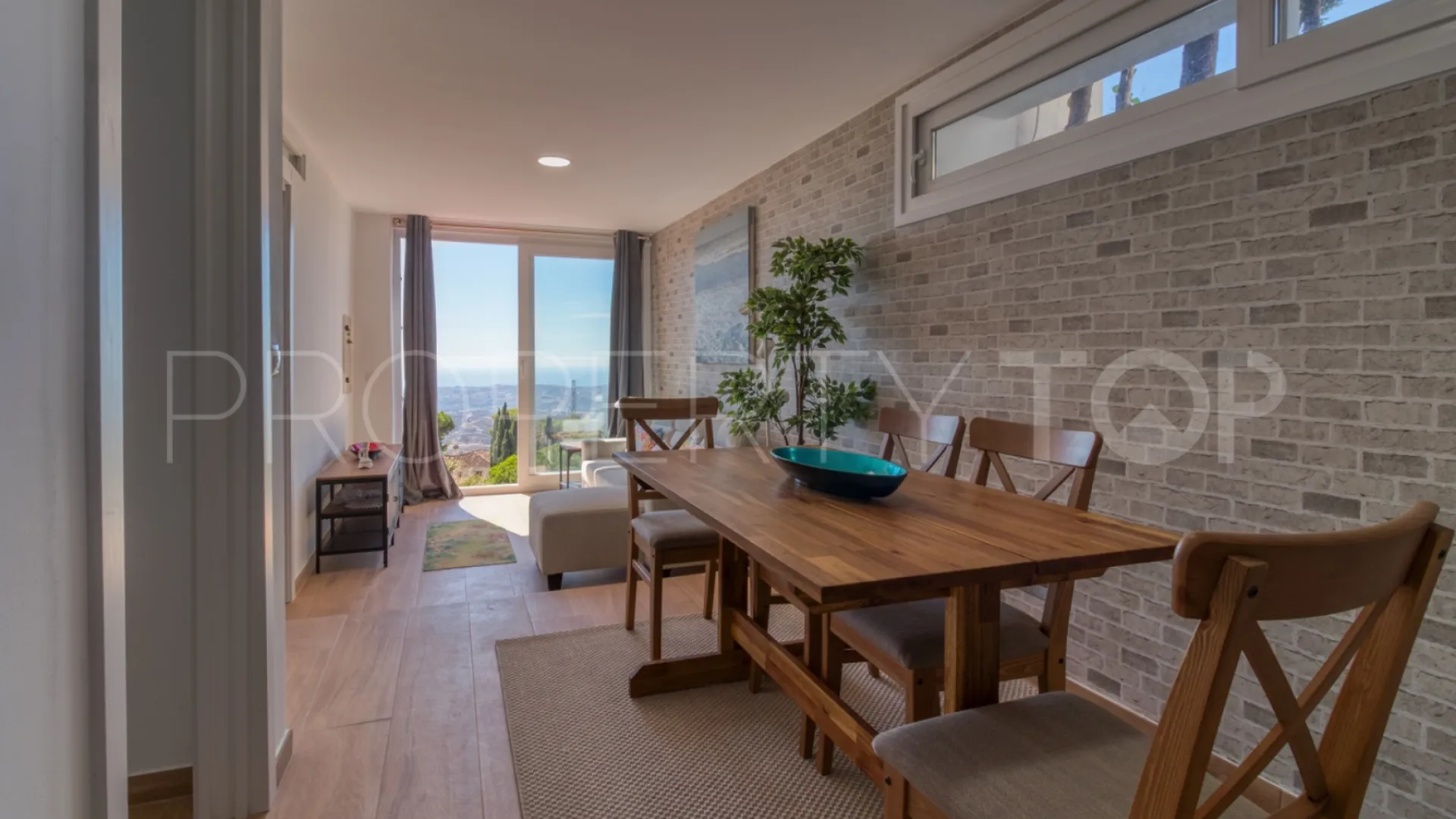 Se vende villa de 7 dormitorios en Mijas