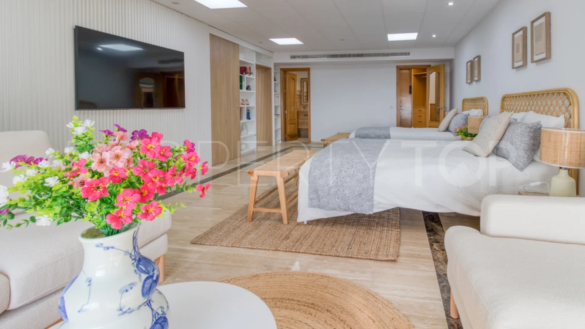 Se vende villa de 7 dormitorios en Mijas