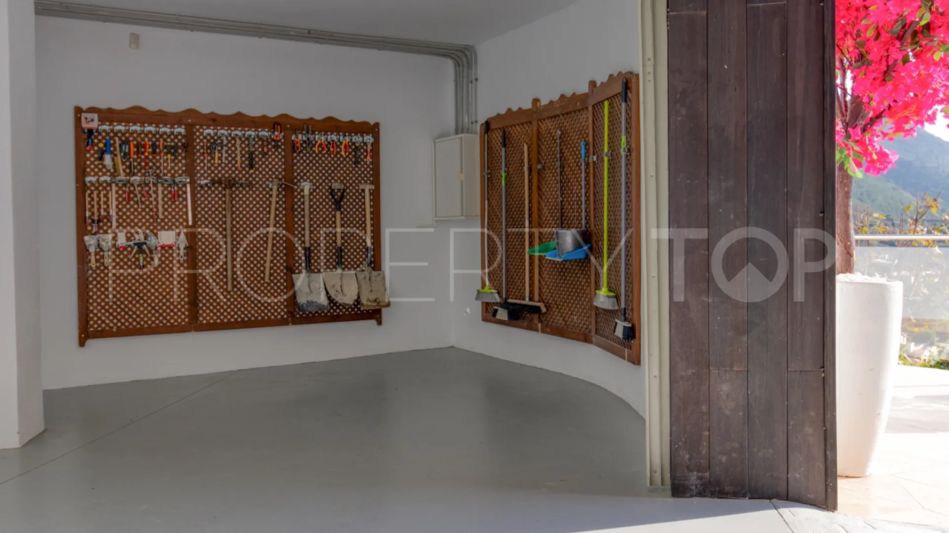 Se vende villa de 7 dormitorios en Mijas