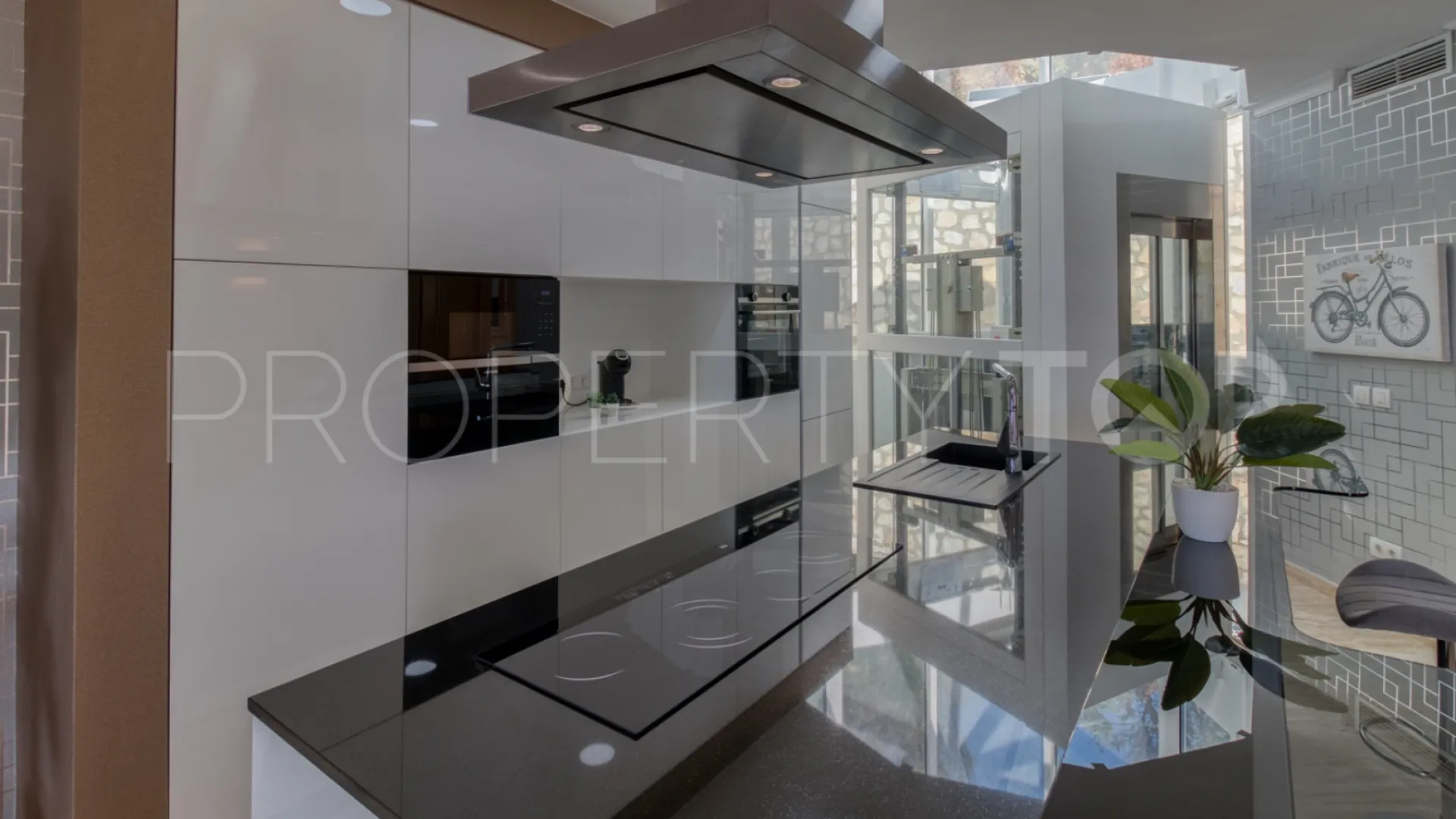Se vende villa de 7 dormitorios en Mijas