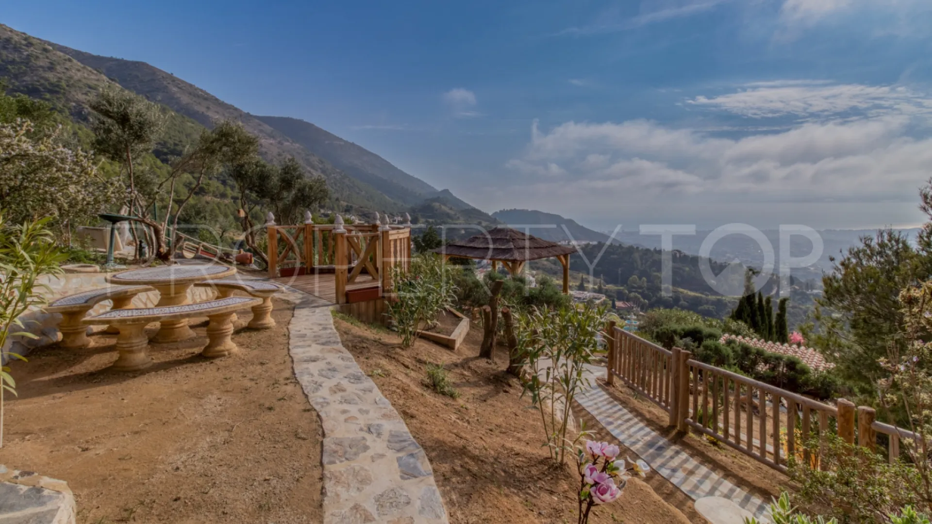 Se vende villa de 7 dormitorios en Mijas