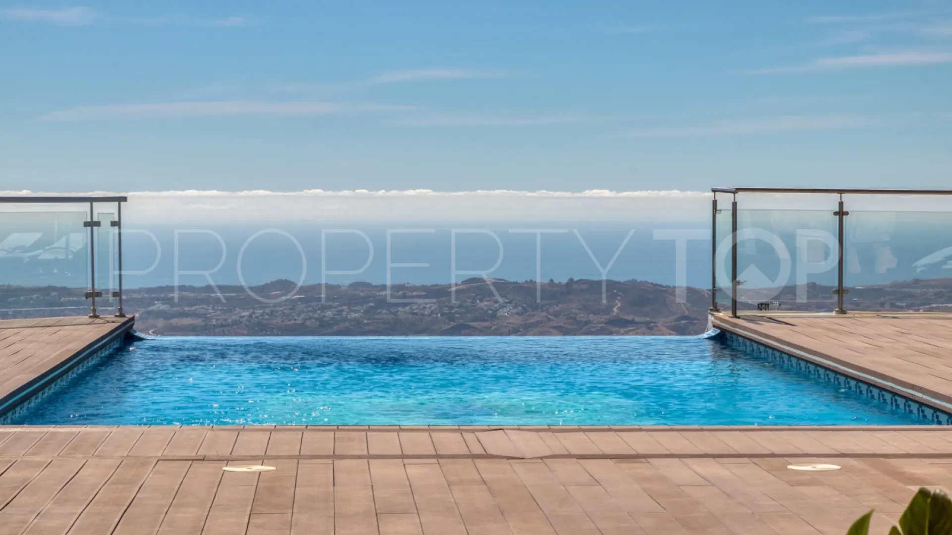 Se vende villa de 7 dormitorios en Mijas