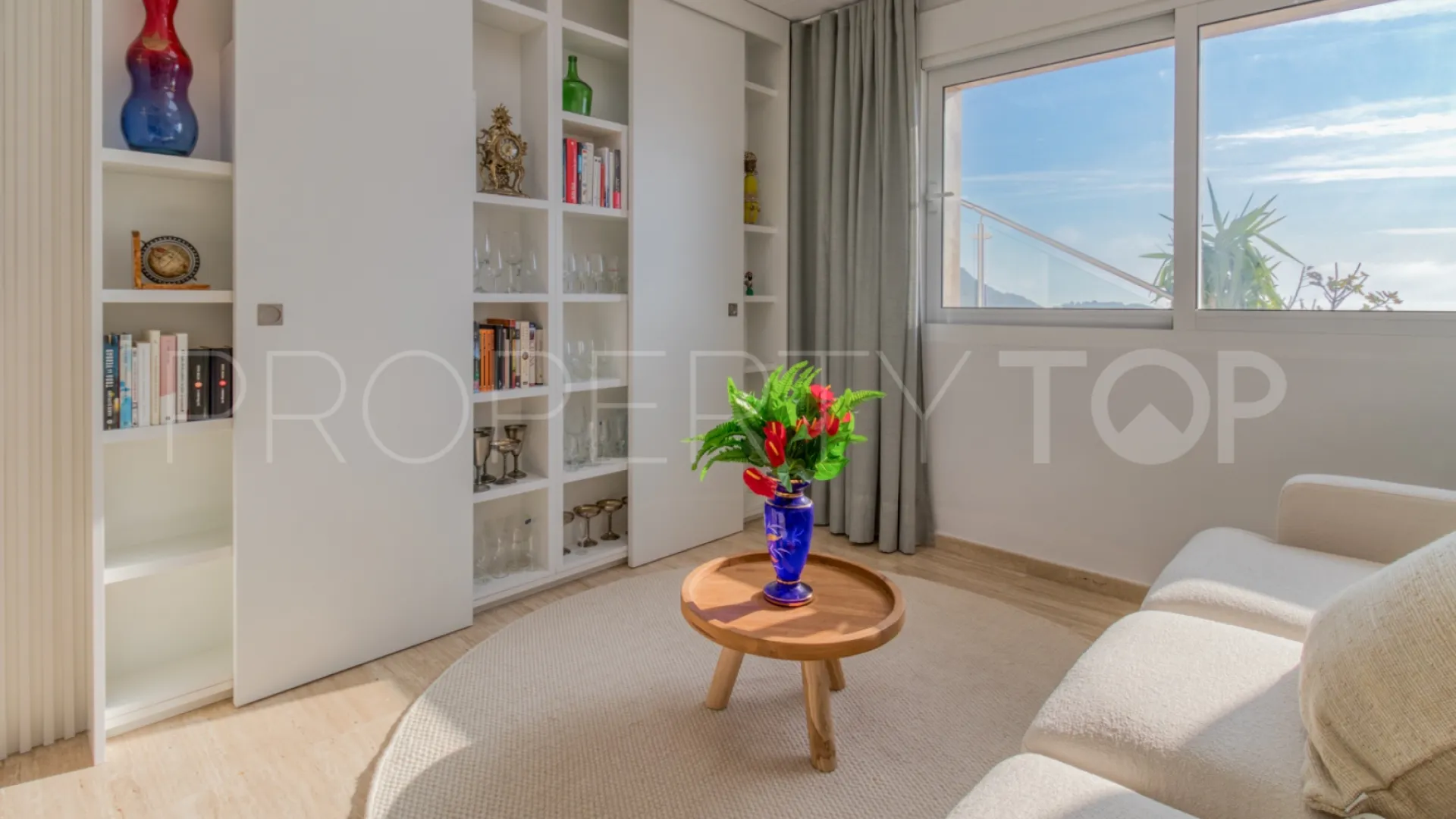 Se vende villa de 7 dormitorios en Mijas