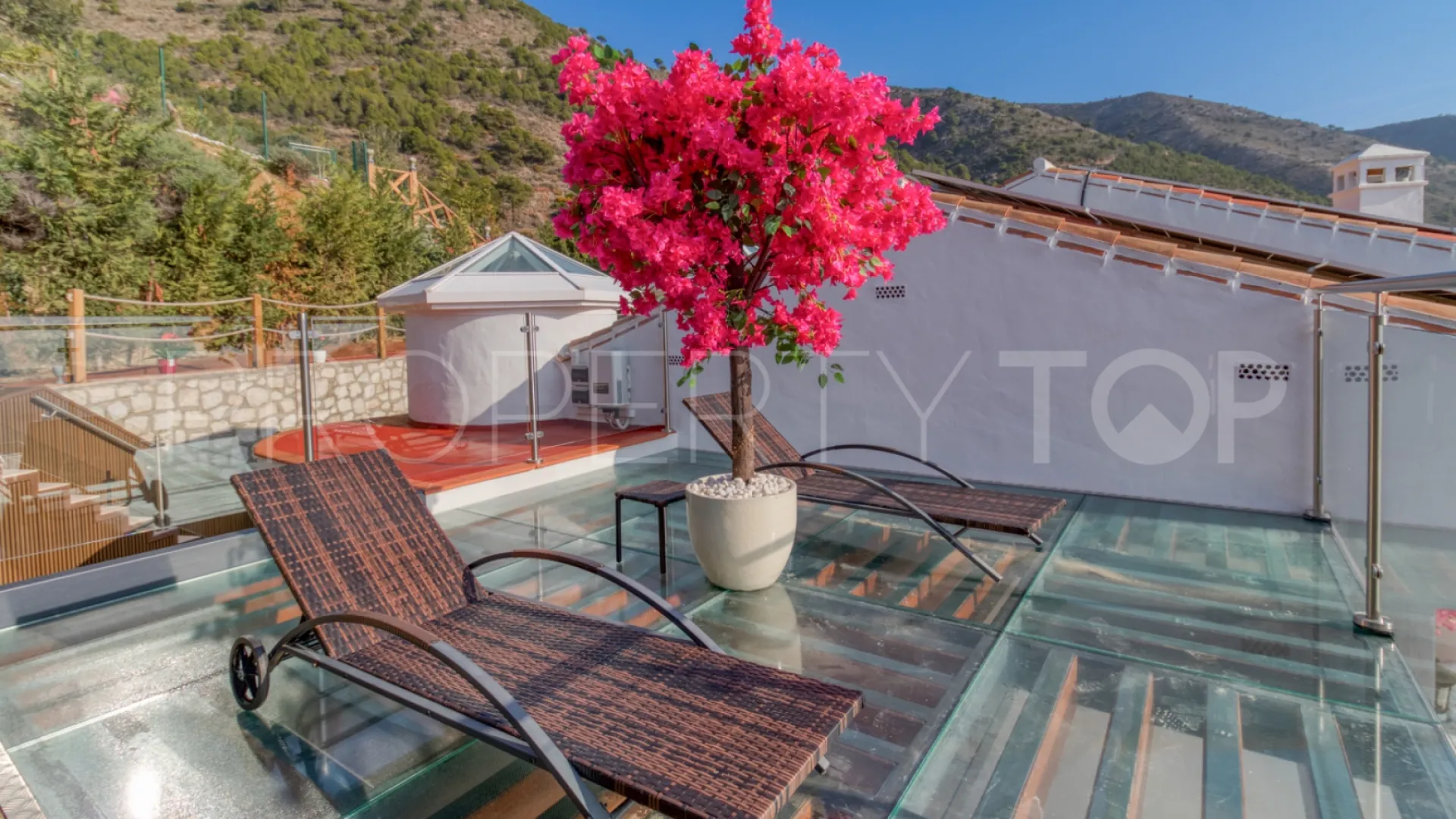 Se vende villa de 7 dormitorios en Mijas