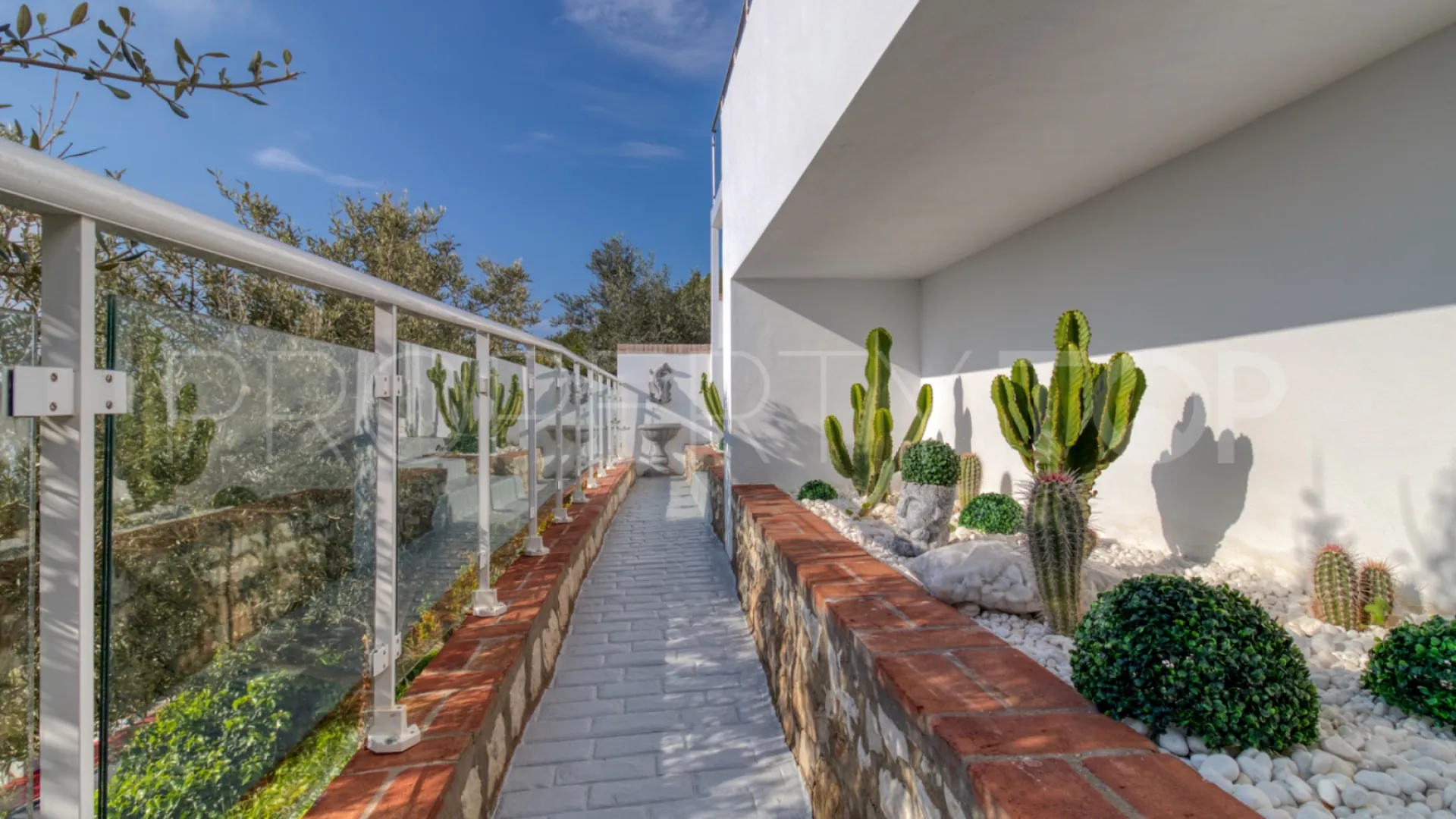 Se vende villa de 7 dormitorios en Mijas