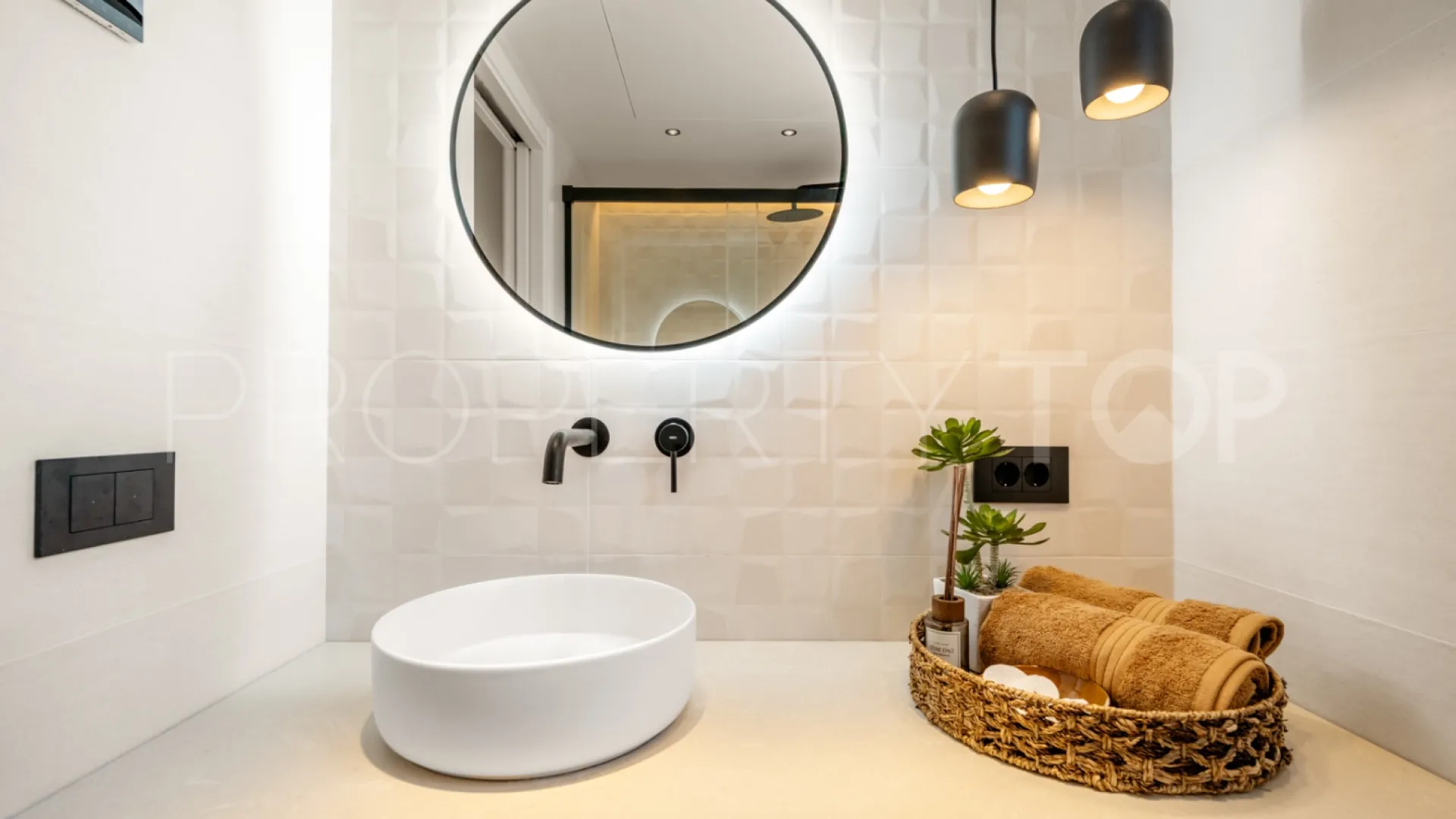 Nueva Andalucia apartment for sale