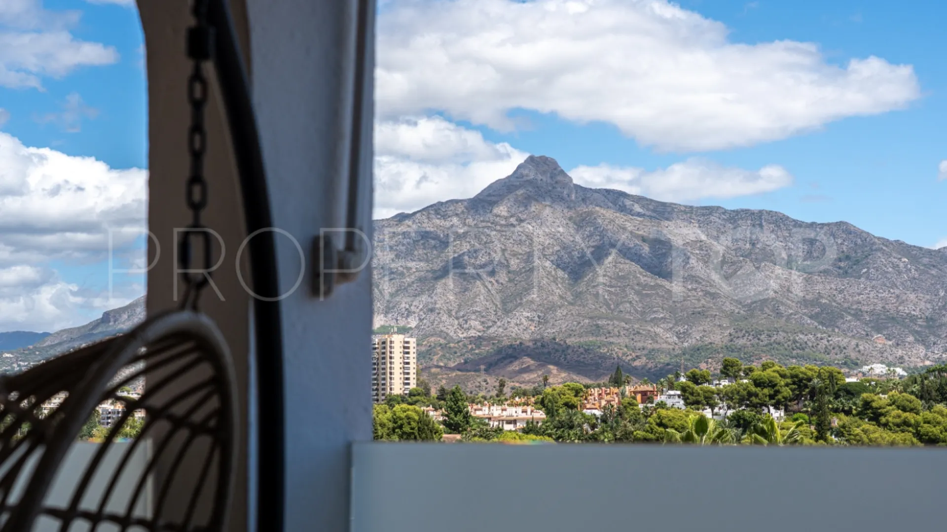 Nueva Andalucia apartment for sale