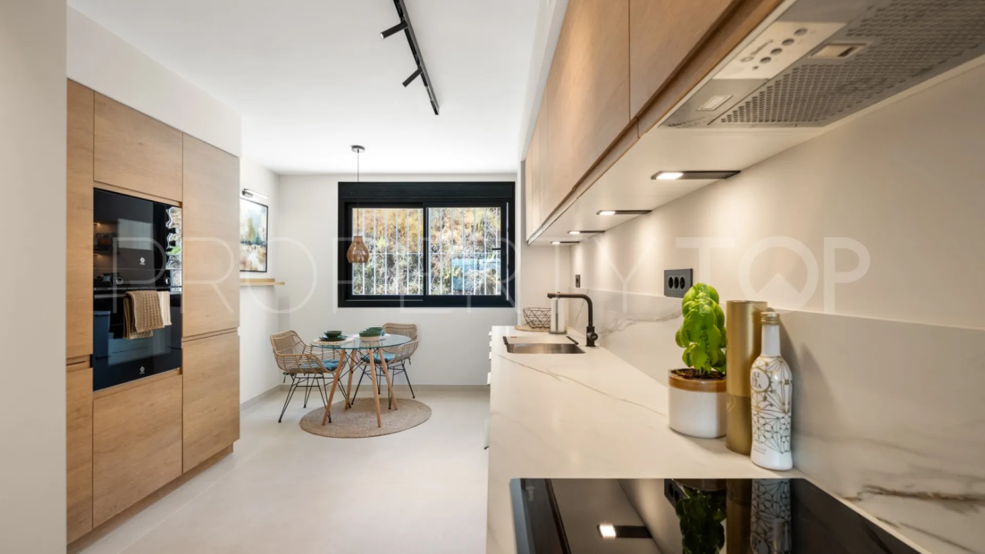 Nueva Andalucia apartment for sale
