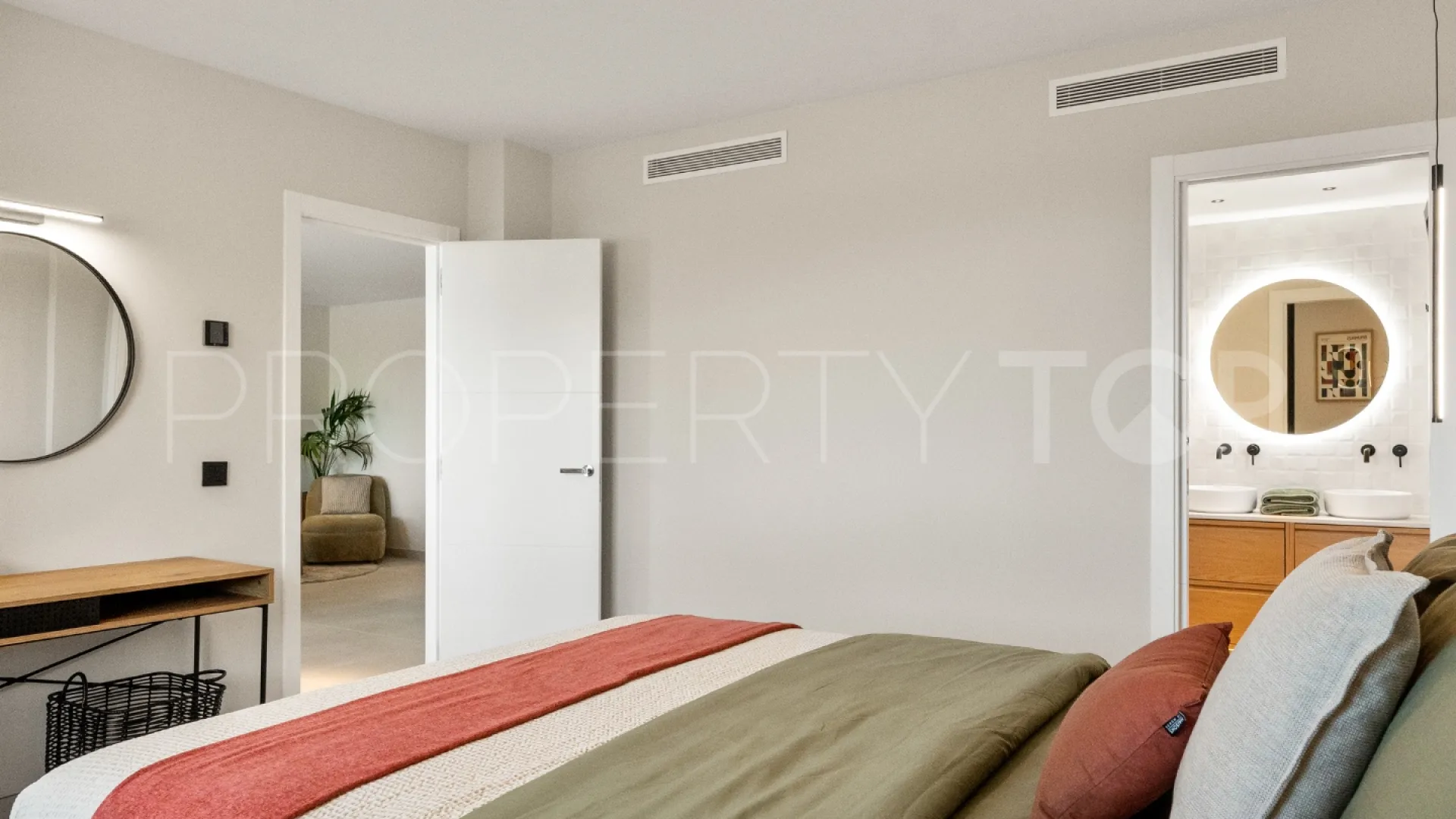 Nueva Andalucia apartment for sale