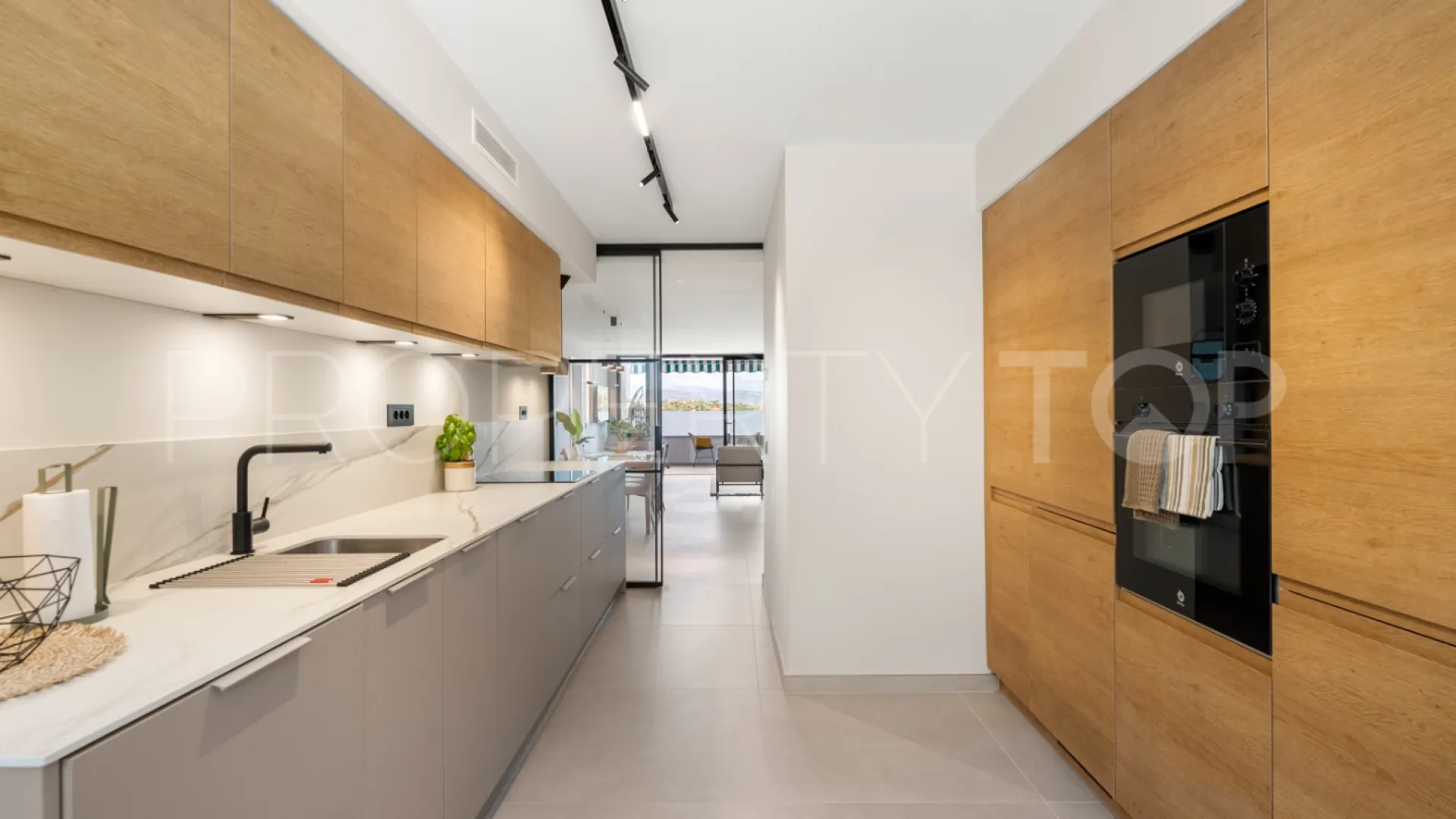 Nueva Andalucia apartment for sale