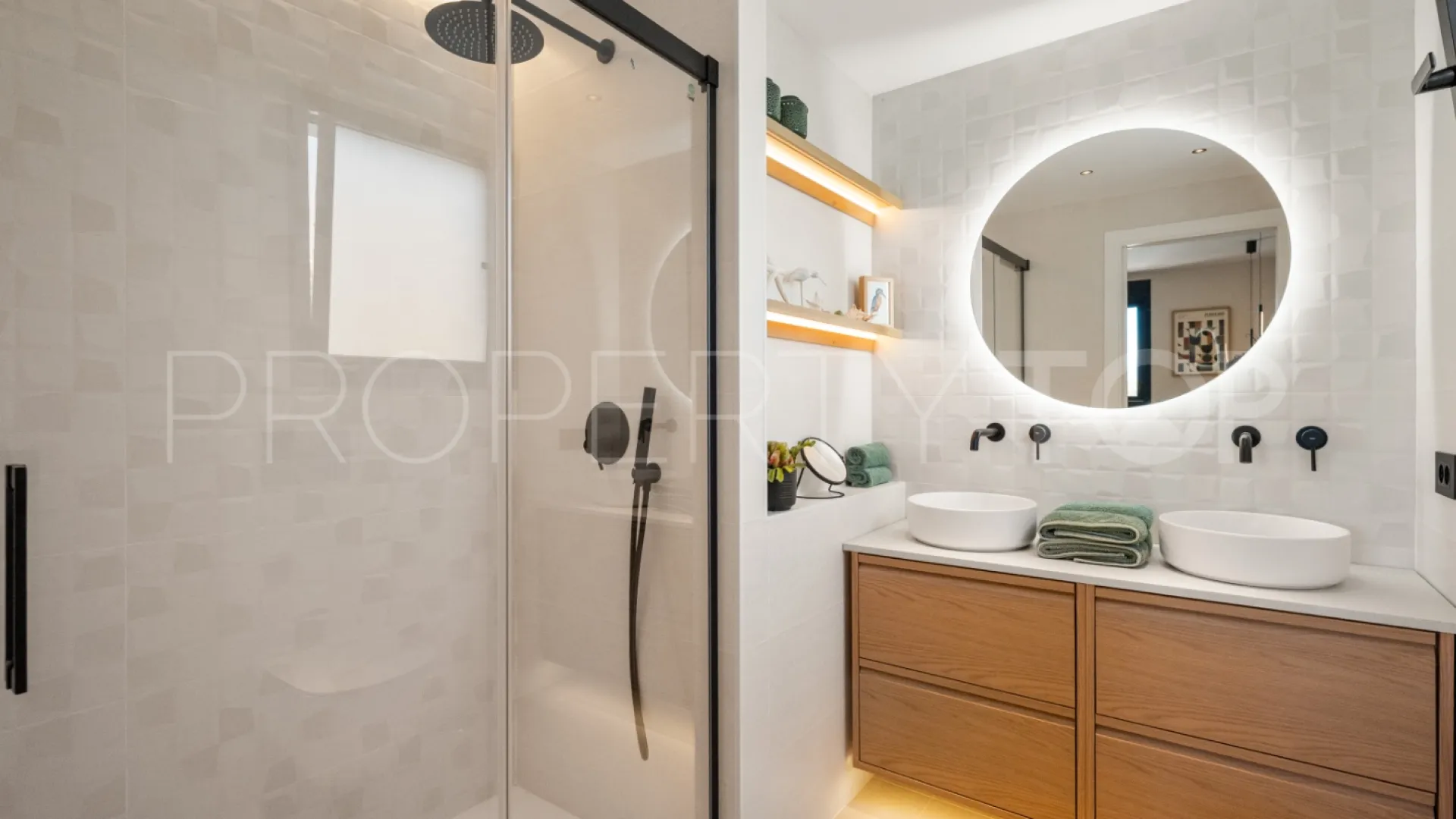 Nueva Andalucia apartment for sale